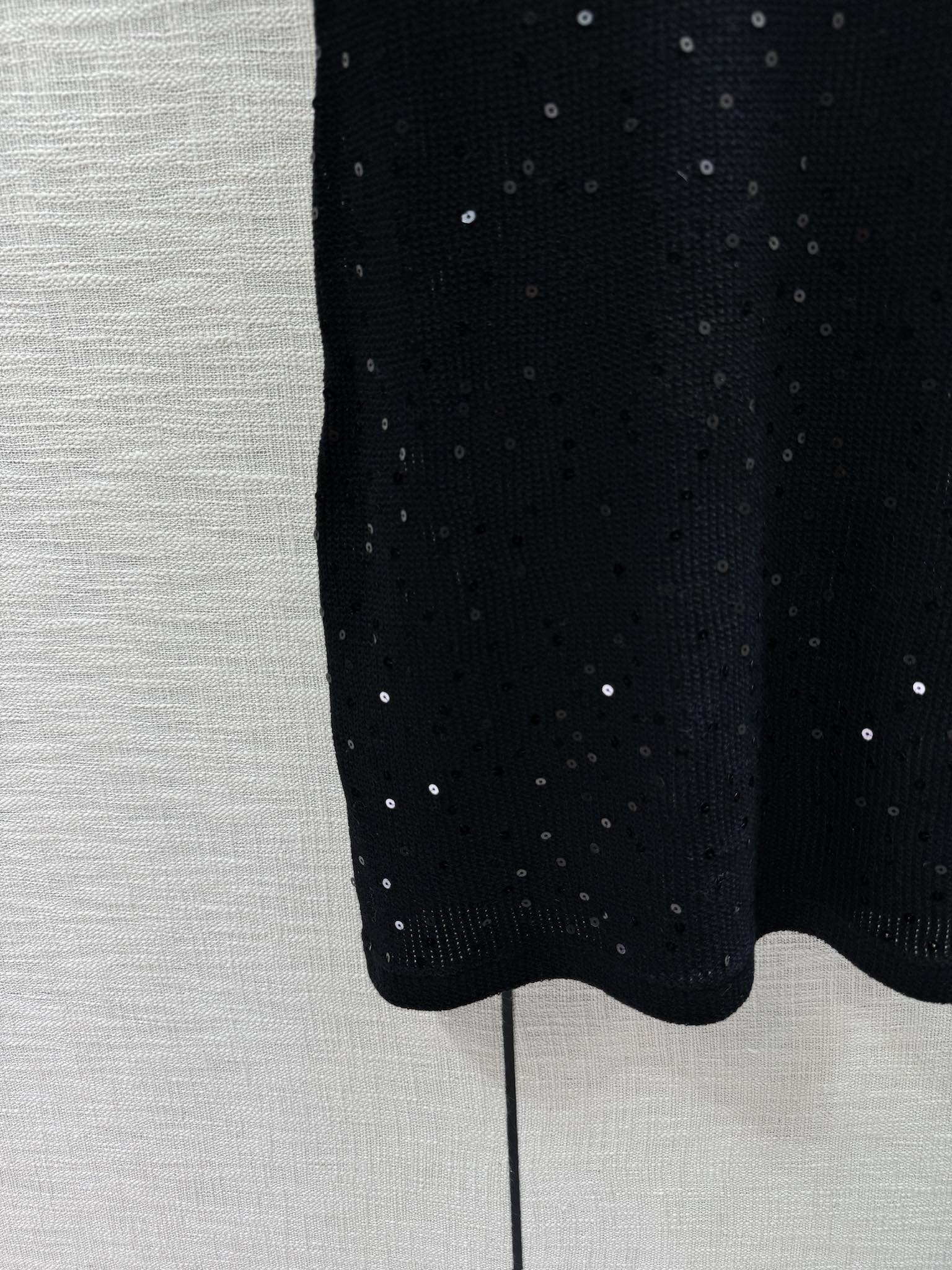 Вязаное платье-жилет Celine 2404 с пайетками - черное