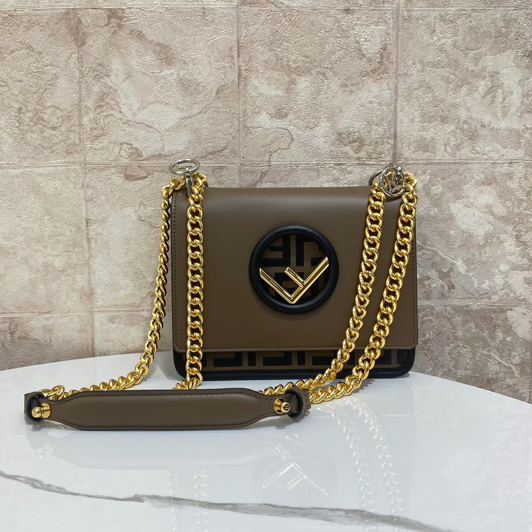 Fendi-F серия - Кожаная сумка на цепочке - Маленькая - Коричневая