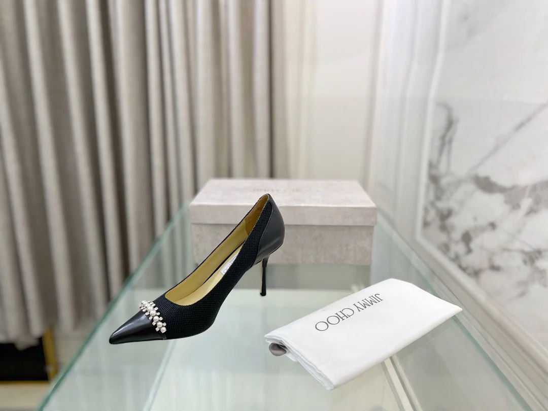 Туфли на высоком каблуке с острым носком от Jimmy Pearl