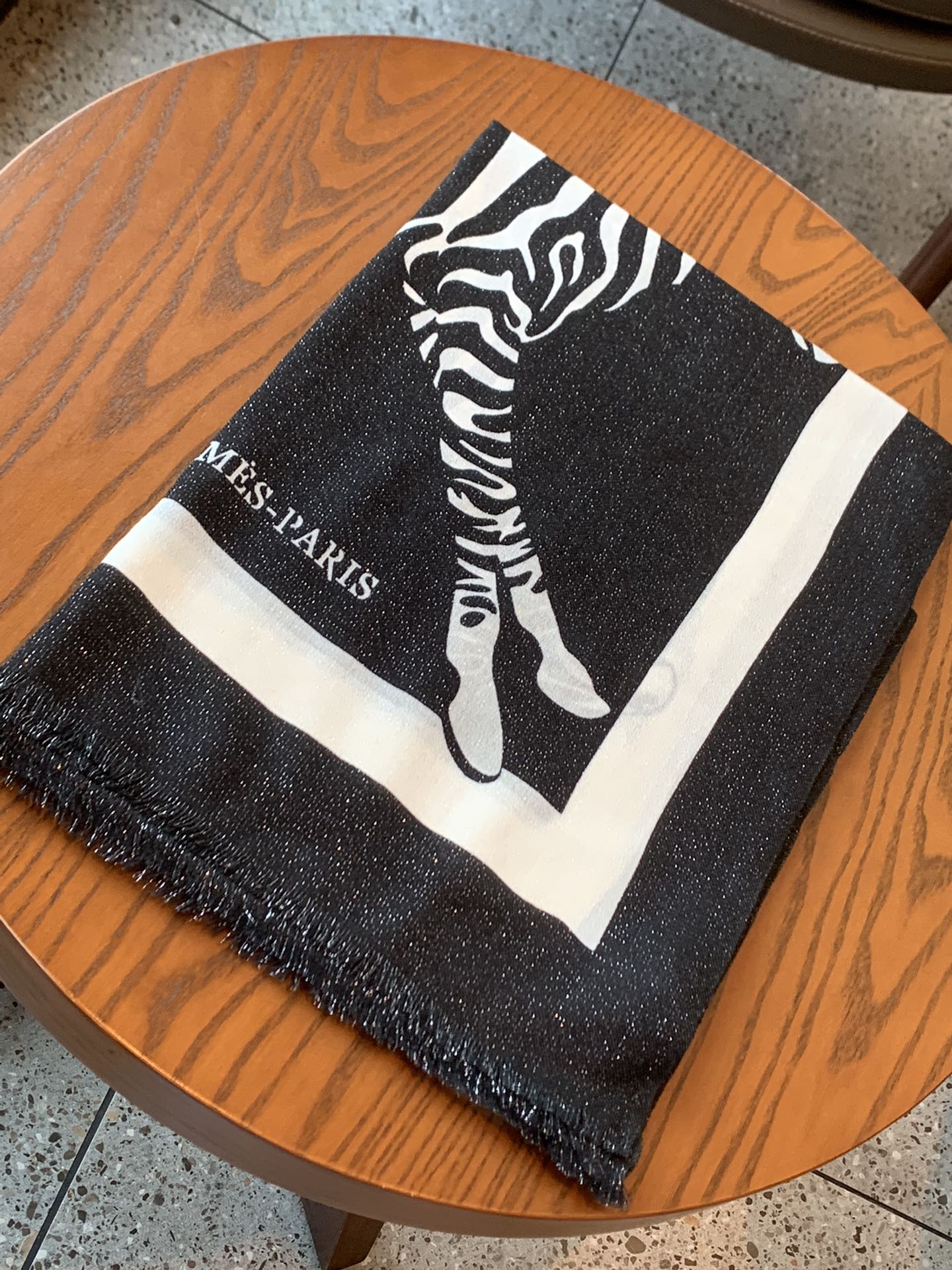 Длинный церемониальный шарф Hermes с изображением лошади - 100-200 см - Кашемировый принт - Черный