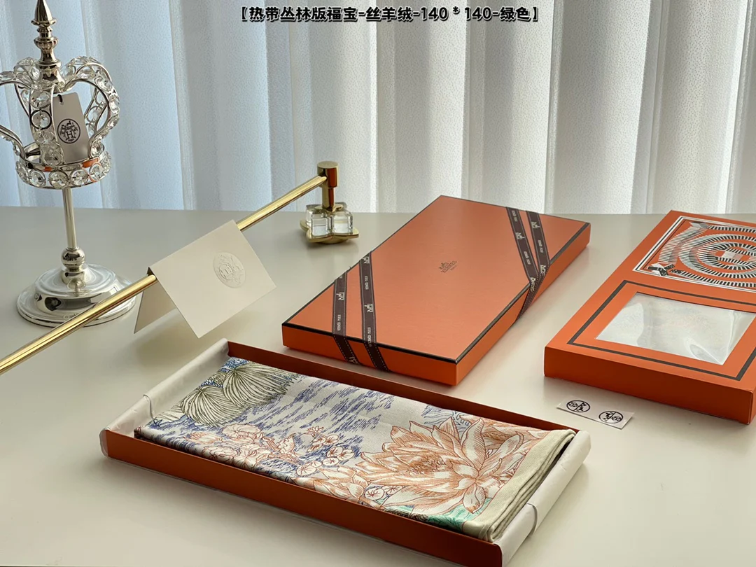 Шарф Hermes Tropical Jungle из шелка и кашемира (140 г) - 2 шт.