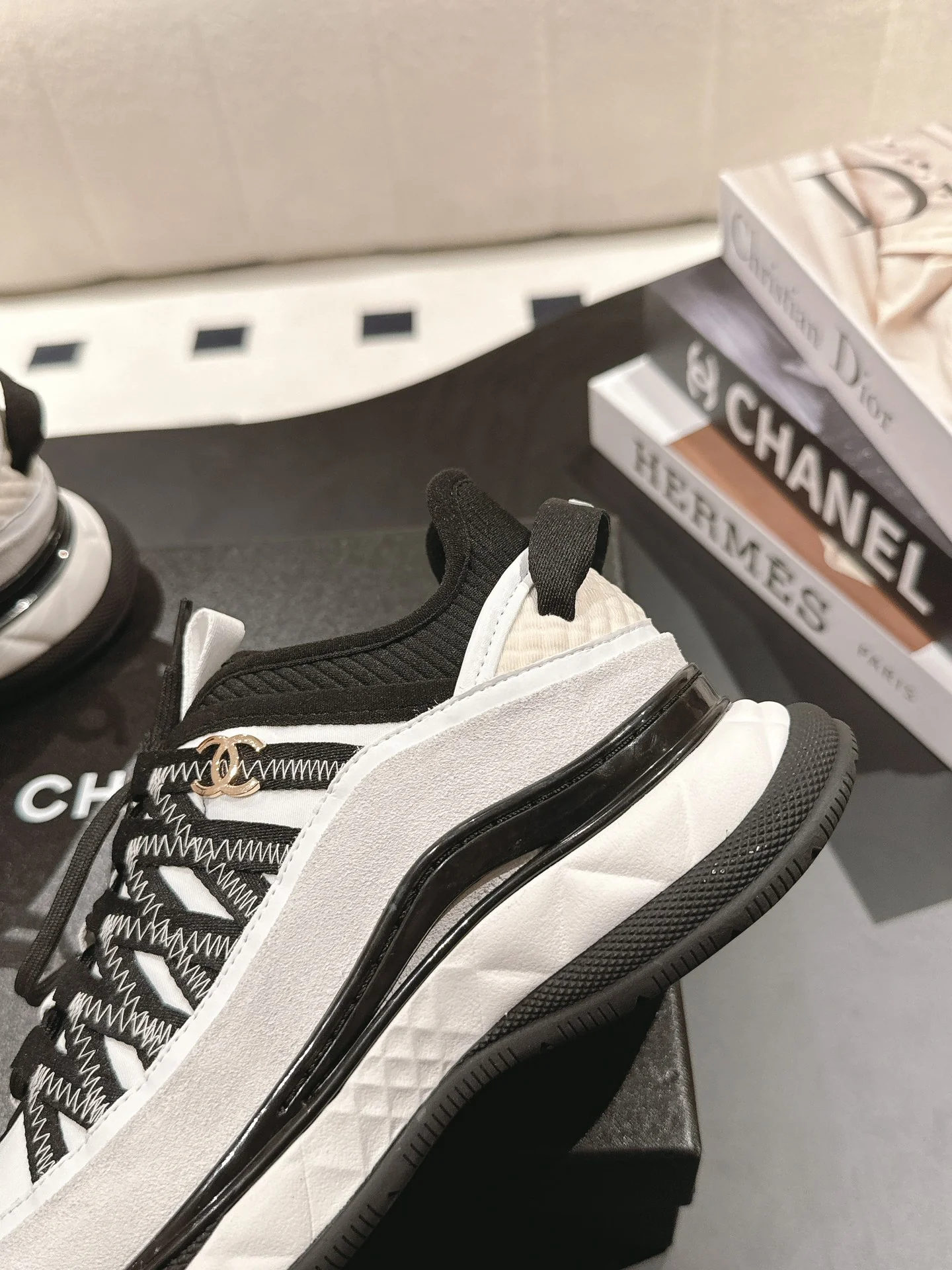 Повседневные туфли Chanel 2025 - черные