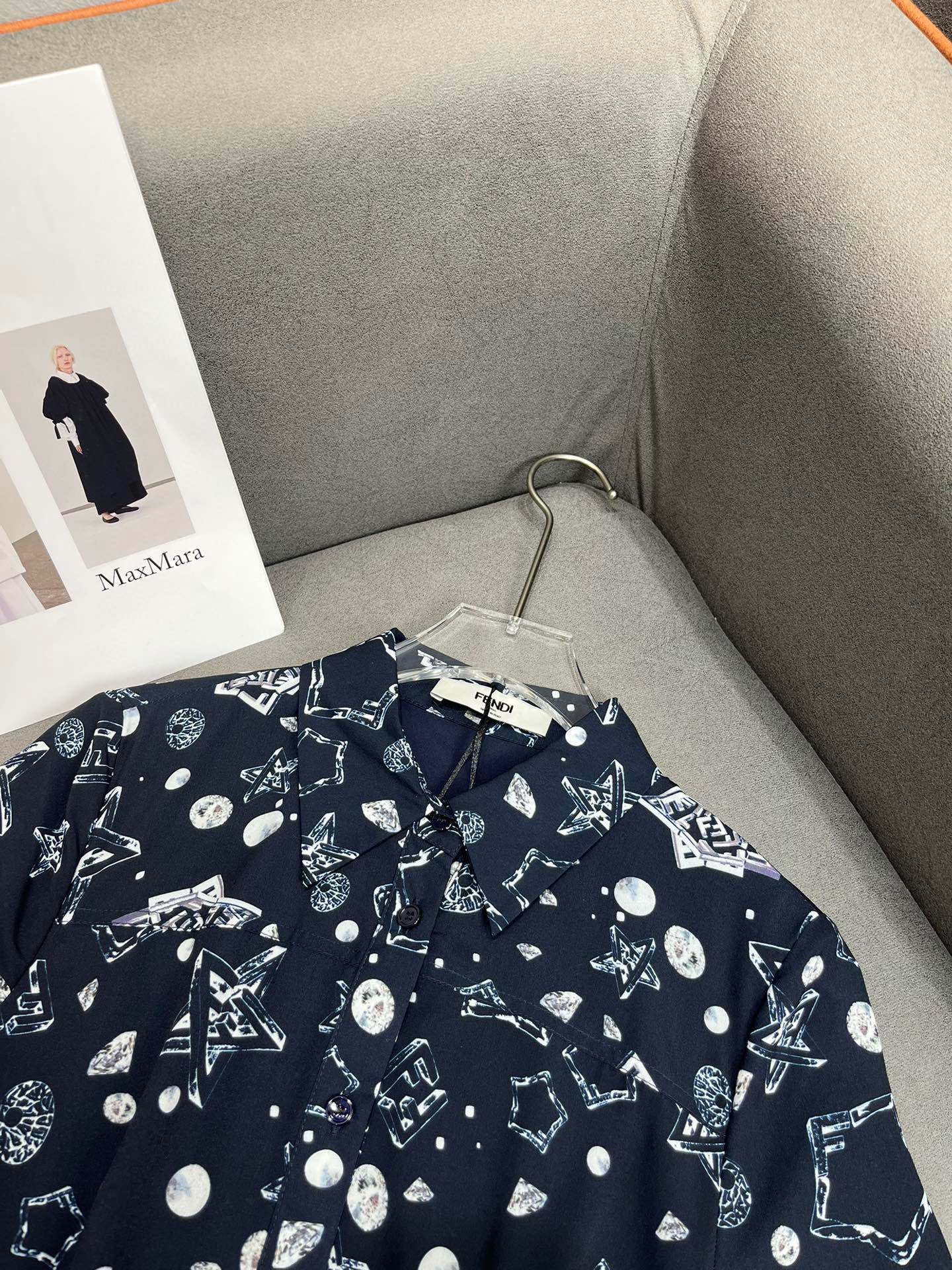 Fendi - 2403 - 24ss Весна/Лето Новое платье с принтом в виде рубашки и плиссированной юбкой