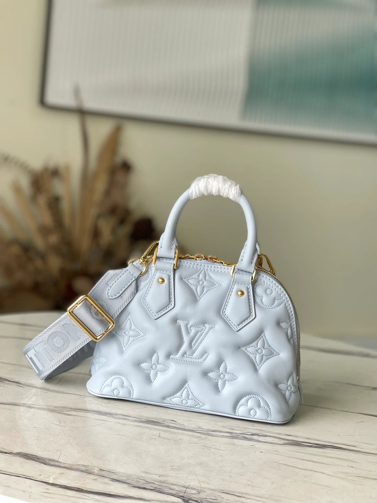 m59822-LV-alma-handbag-blue