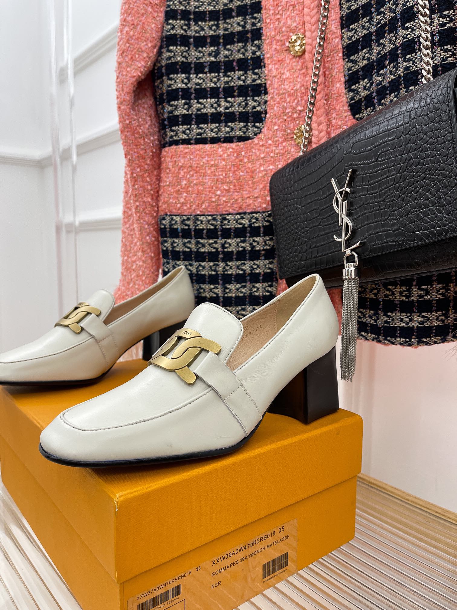 Tods - Лоферы с металлической пряжкой