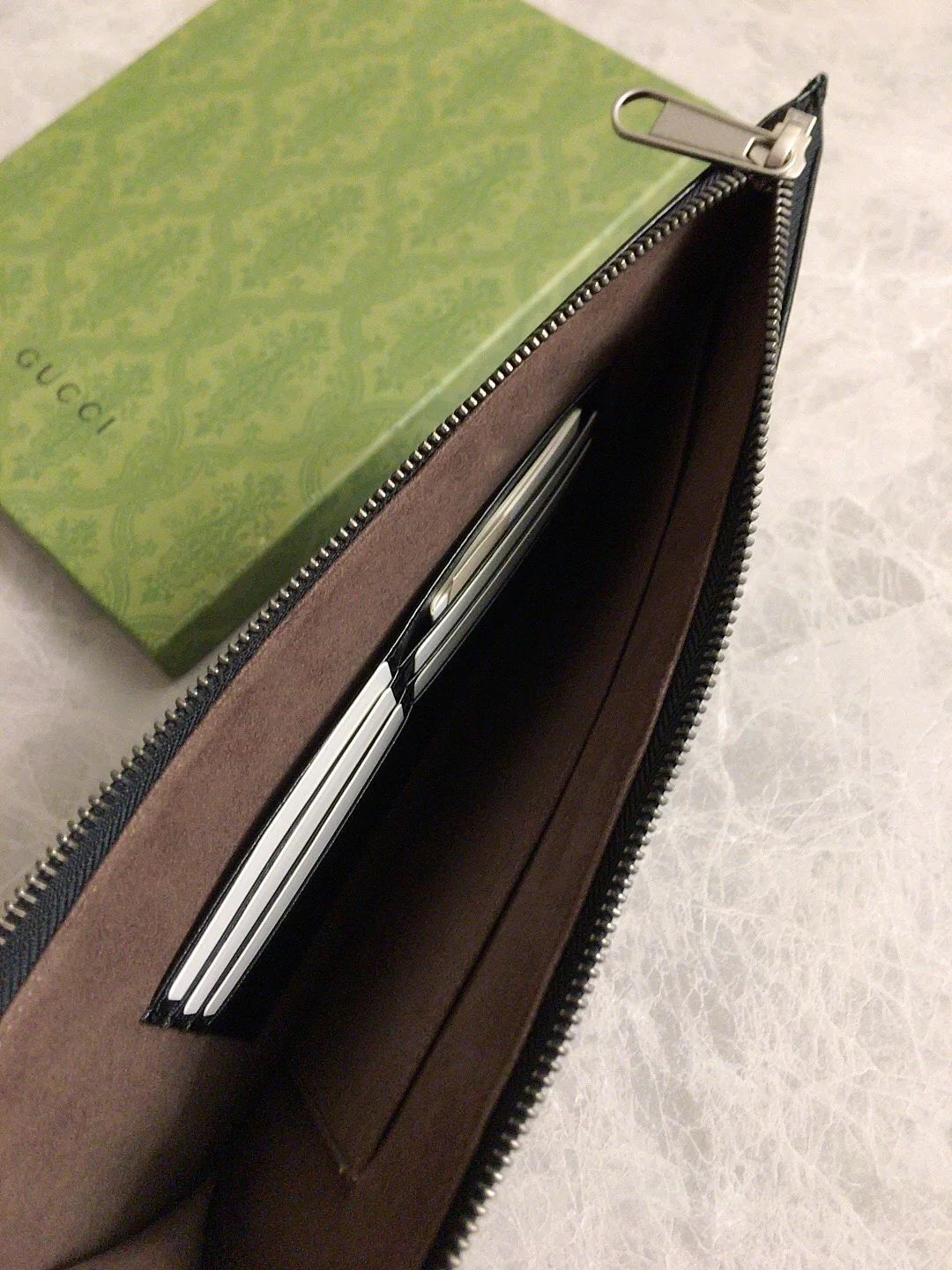 Gucci-新款老花手拿包