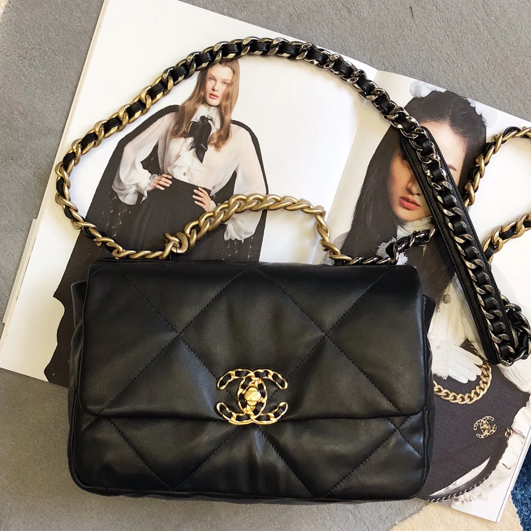 Маленькая сумочка Chanel 19bag - черная
