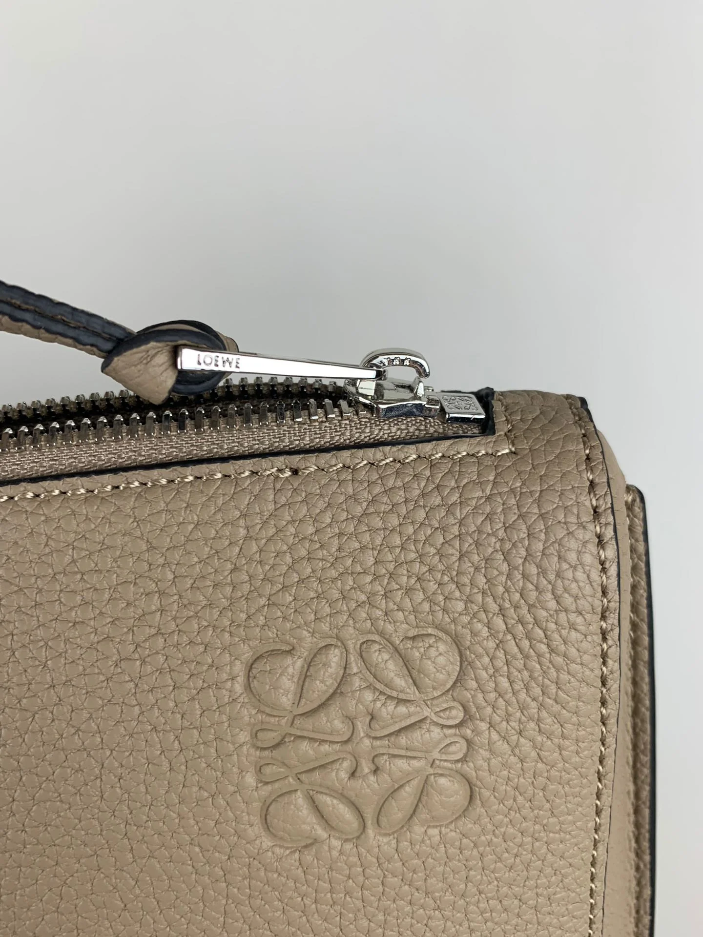 Loewe-goya-simple-briefcase-2