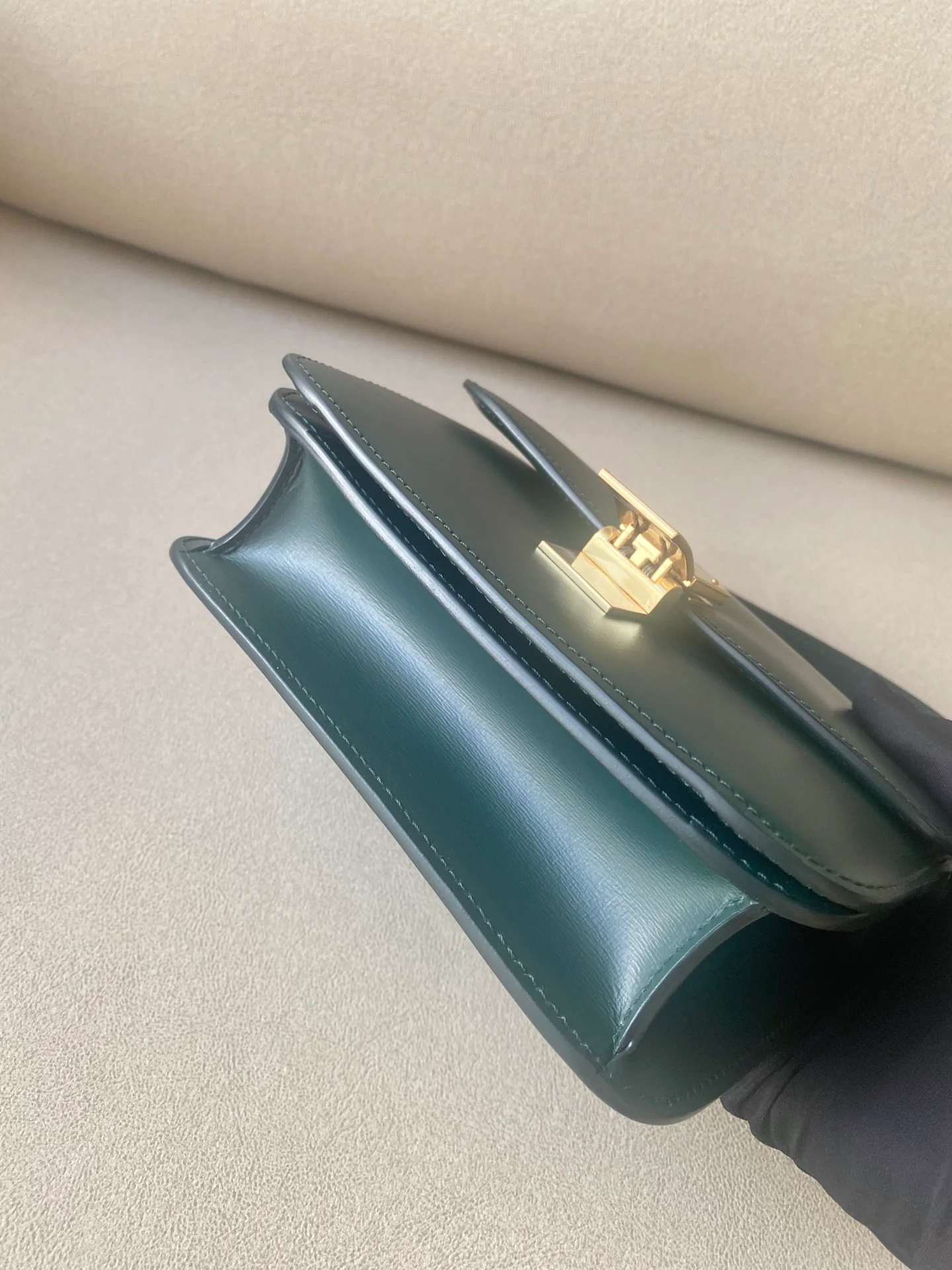 Сумка Celine Box-Tteen из полированной телячьей кожи — темно-зеленая — 1 шт.