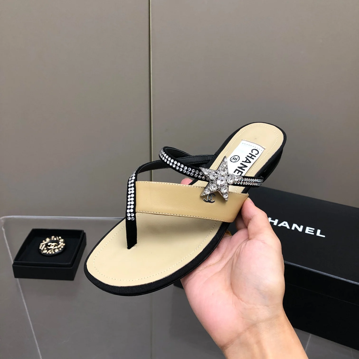 Сандалии/тапочки Chanel