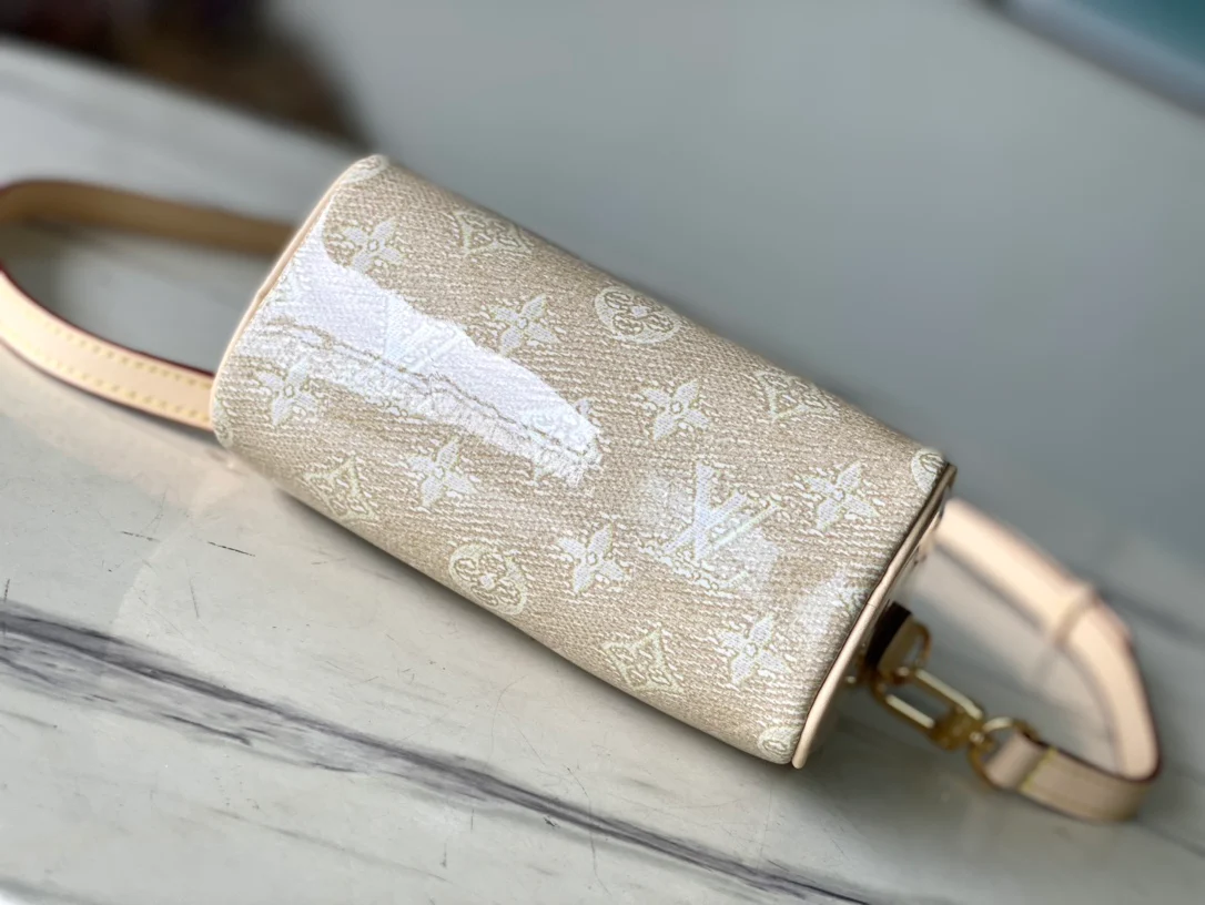 m82242-LV-nano-speedy сумка