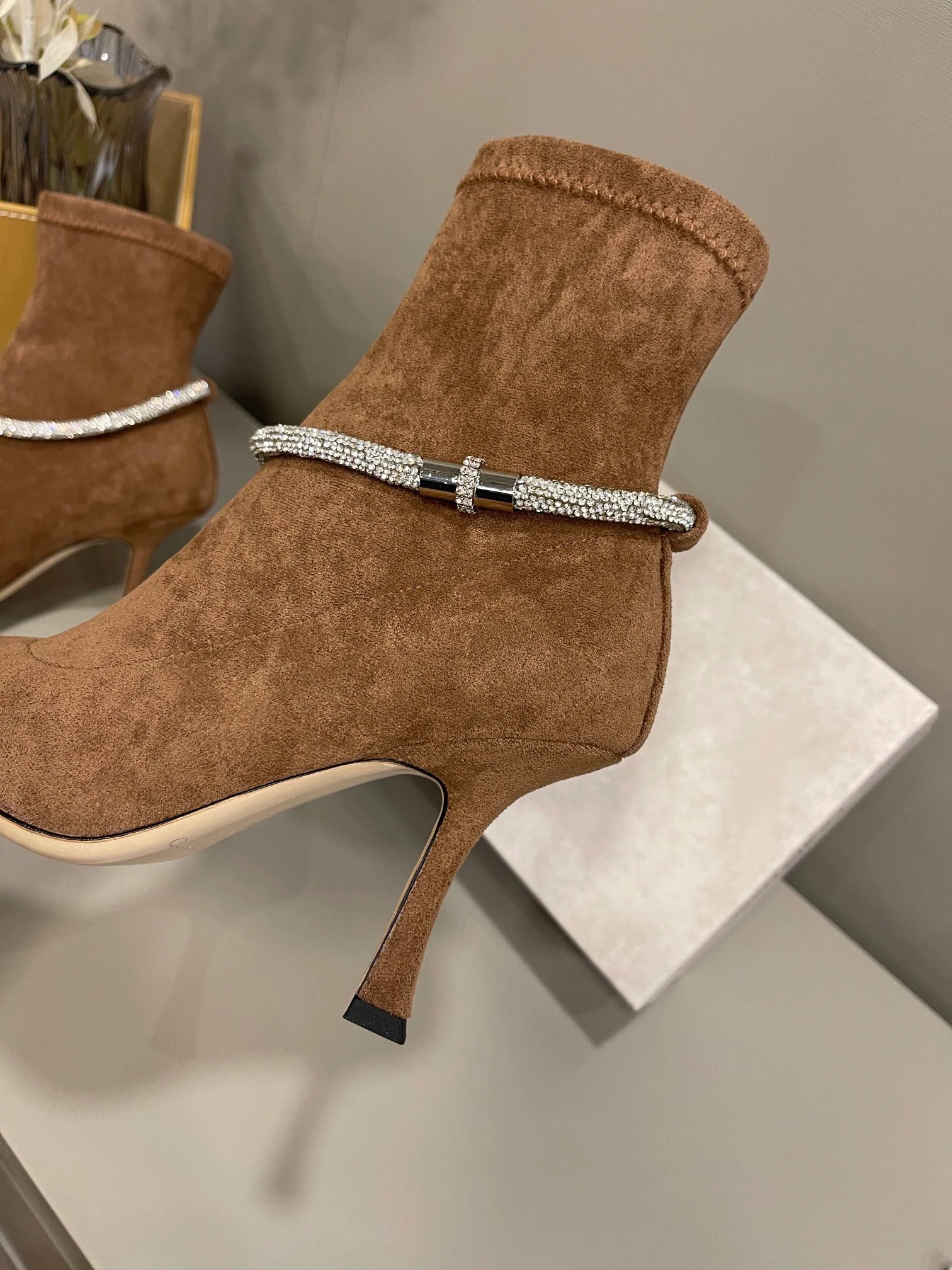 Новинка сезона осень/зима 2022 от Jimmy - Ботильоны на шпильке - Коричневые