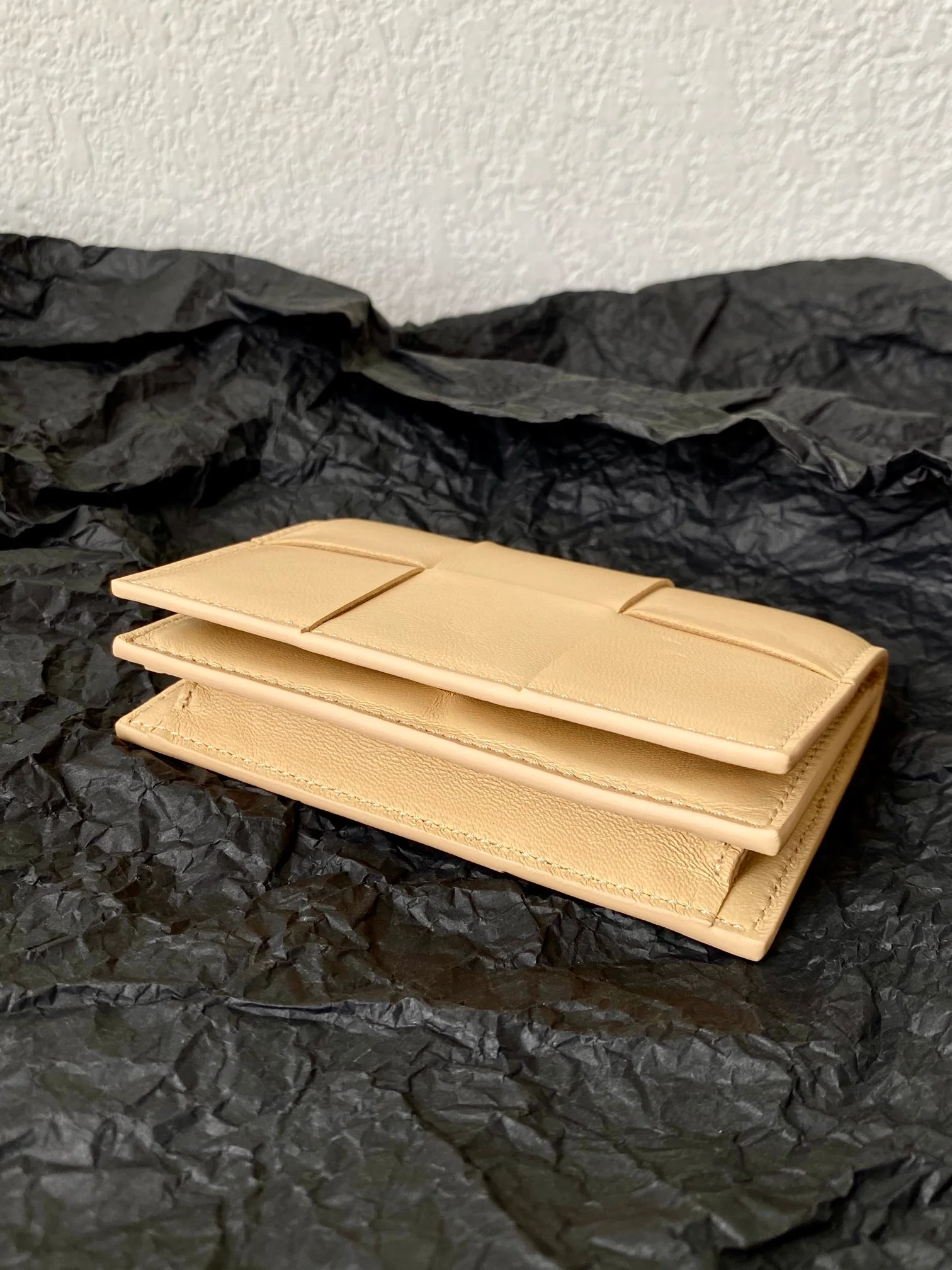 BV- 大格翻盖卡包 小羊皮 12.2×7.5×2.5cm