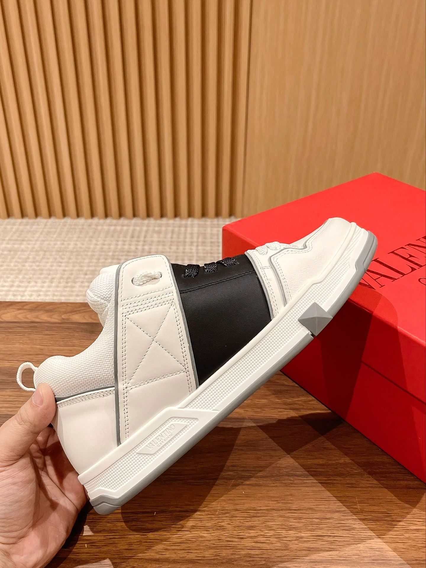 Скейтбордные кроссовки Valentino/обувь Puff - белые и черные