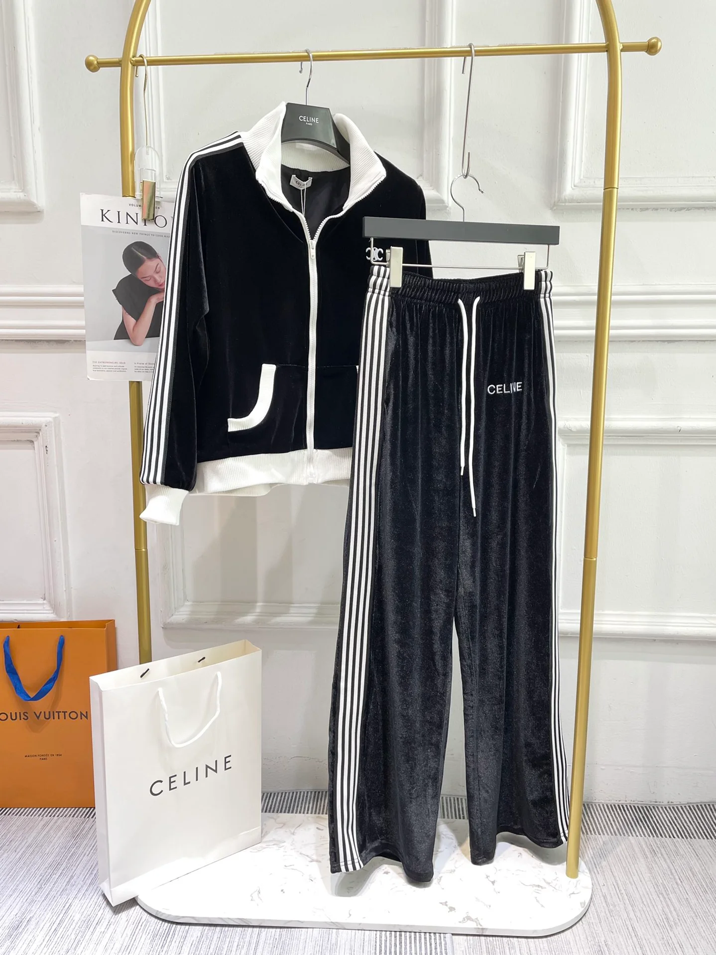 Блузовой костюм Celine 2403 из бархата