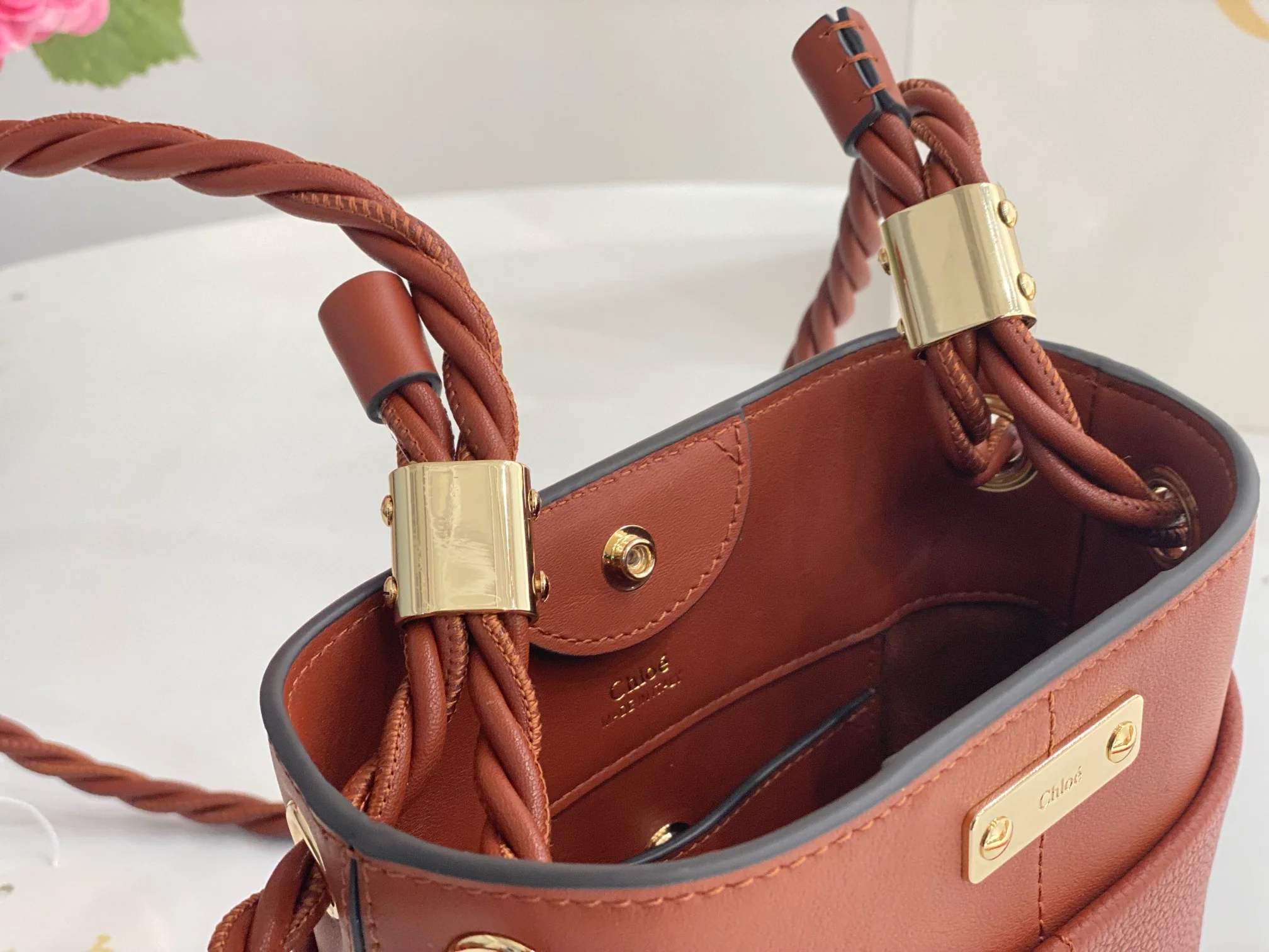 Сумка-ведро Chloe-key - коричневая, полностью кожаная.