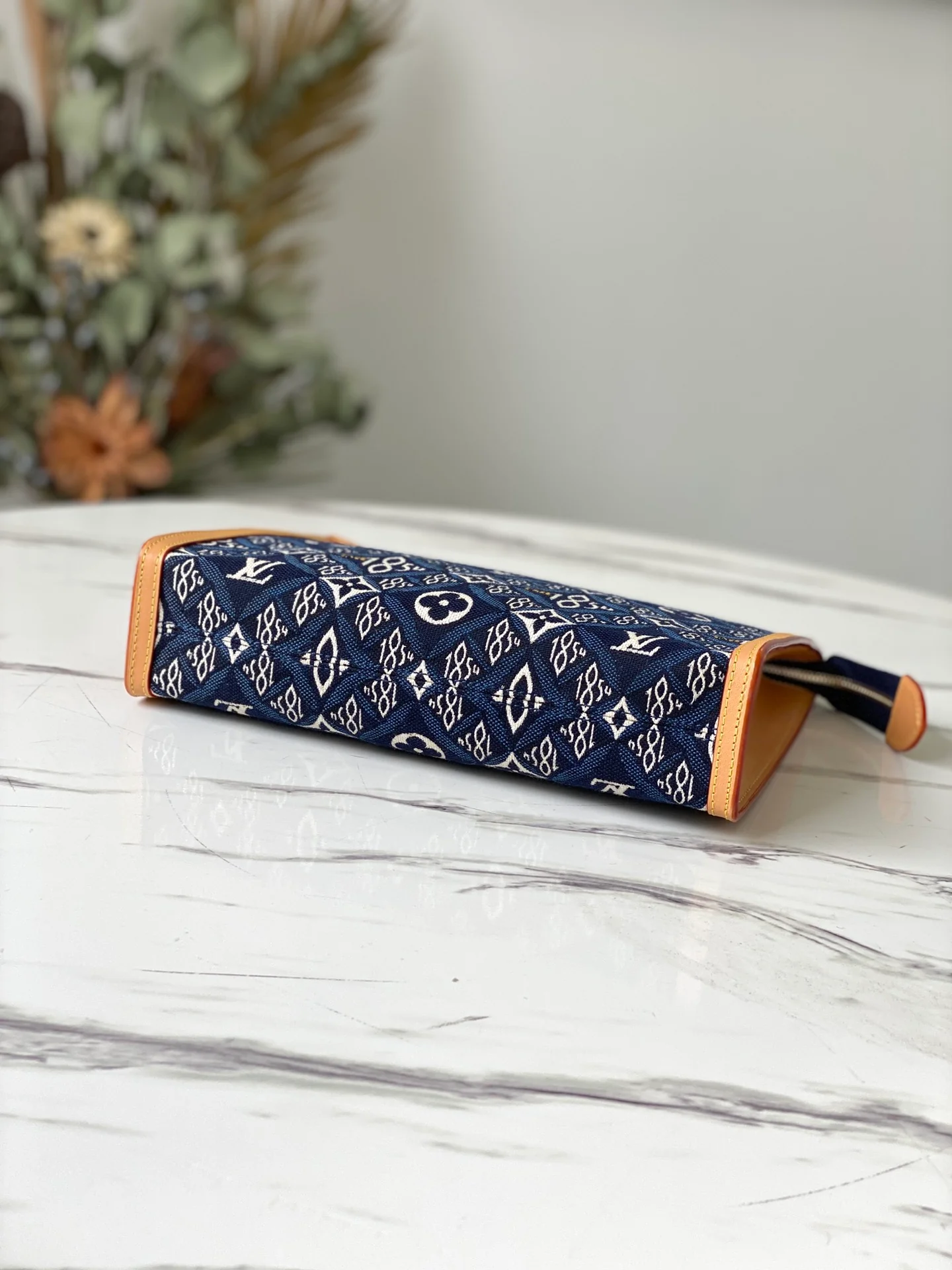 lv-m80306-poche-toilette-26-toilet bag