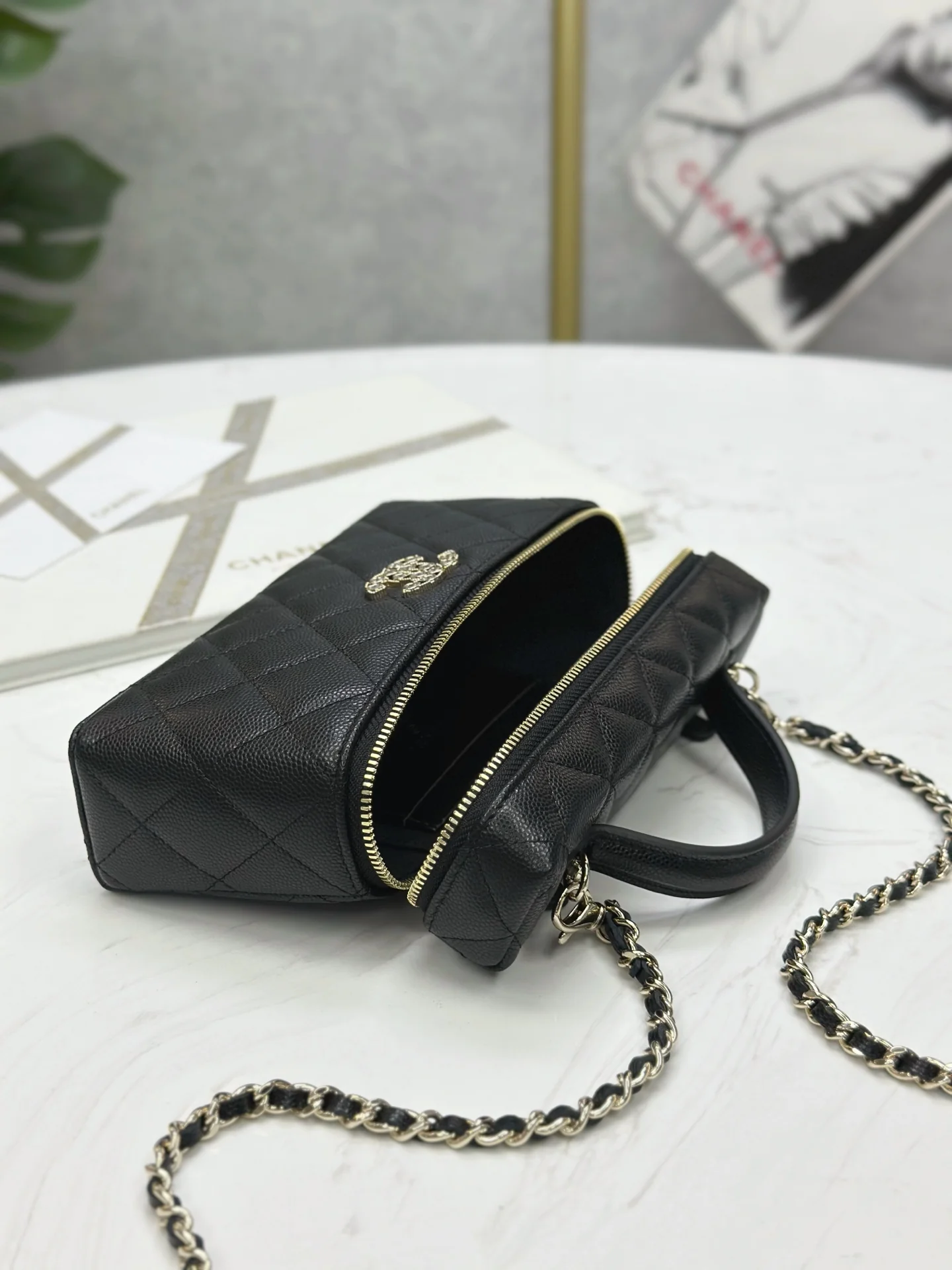 Сумочка Chanel 25p Heart Diamond LP с цепочкой - черная