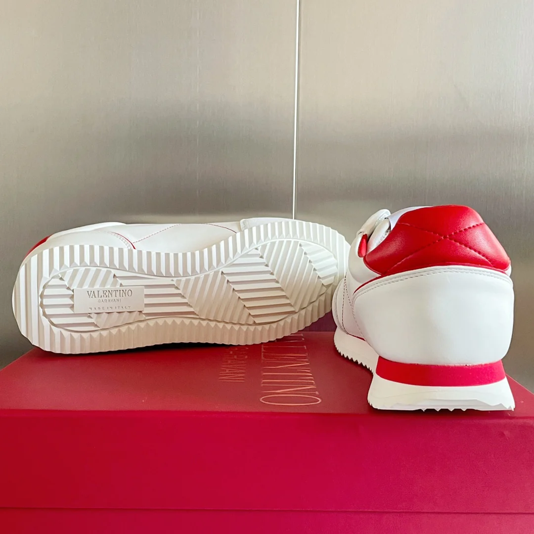 Спортивные повседневные туфли Valentino с заклепками — парный стиль — красная отделка