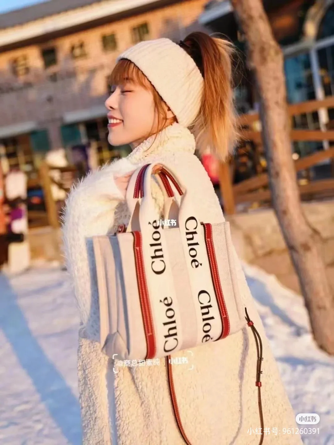 Сумка-тоут Chloe Woody, малиново-красная, маленькая.