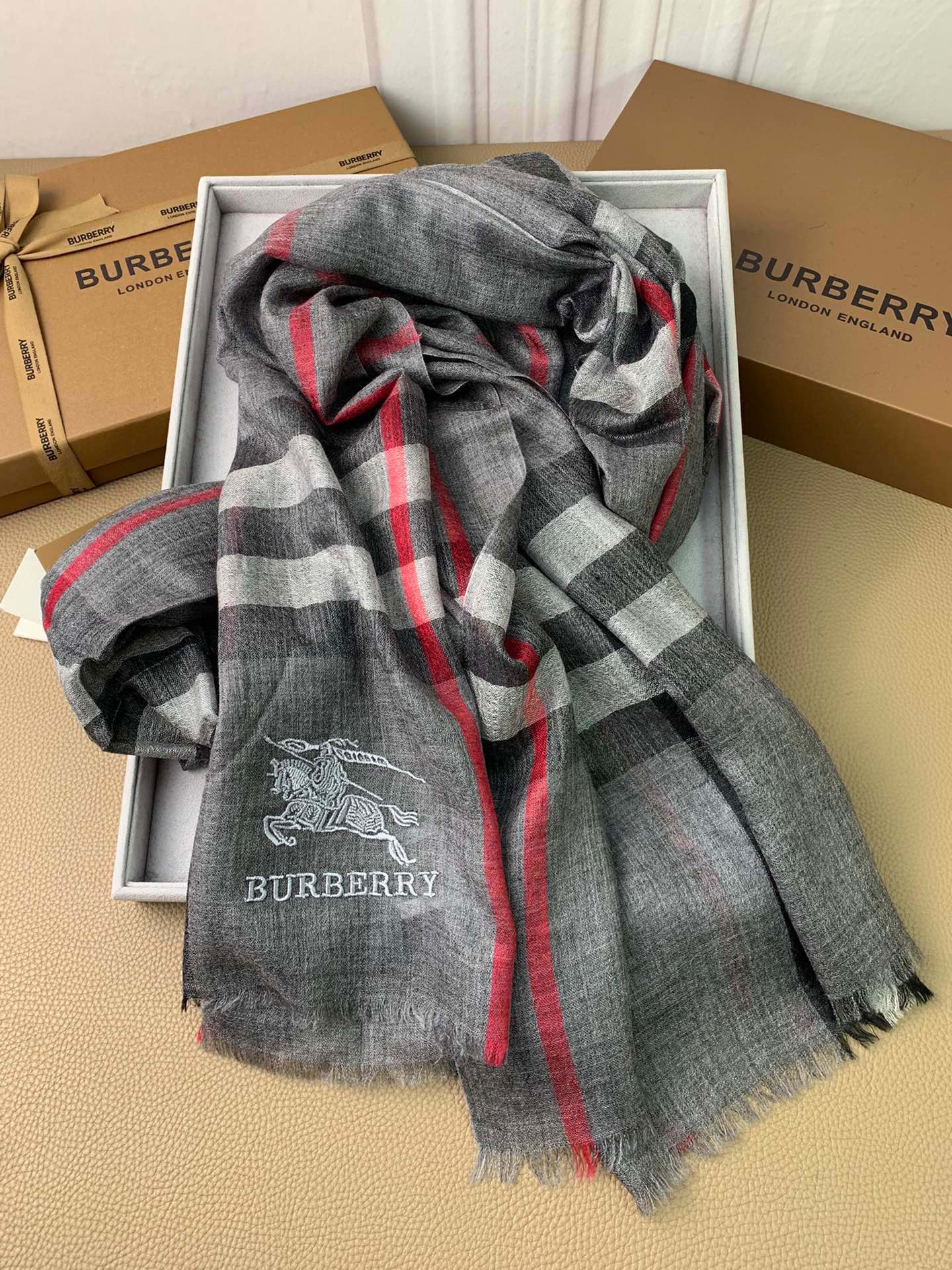 Кашемировый клетчатый шарф Burberry - Aquatic Cashmere, ультратонкий, 300 нитей - серый