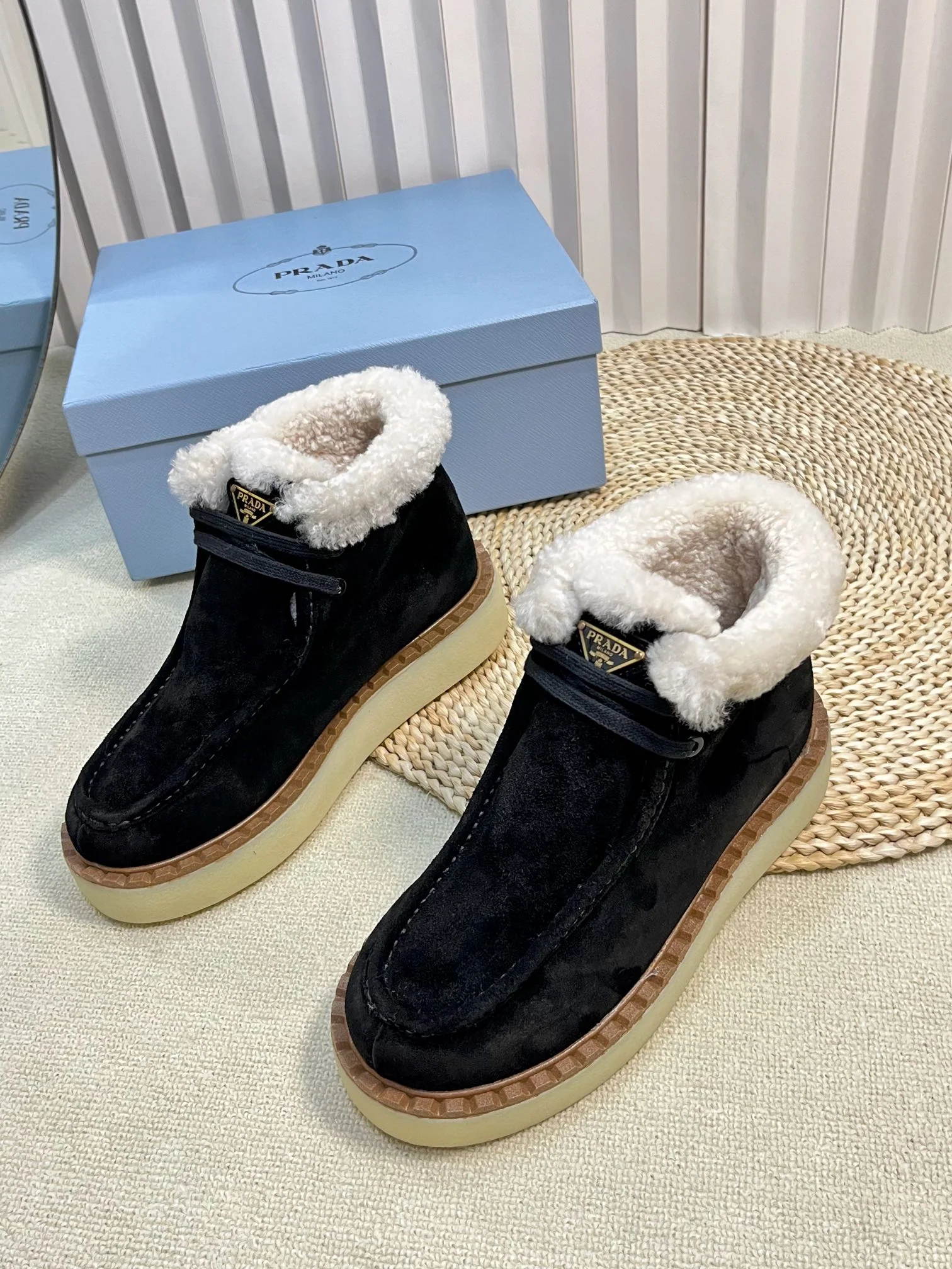 Шерстяные сапоги Prada 2024 - черные