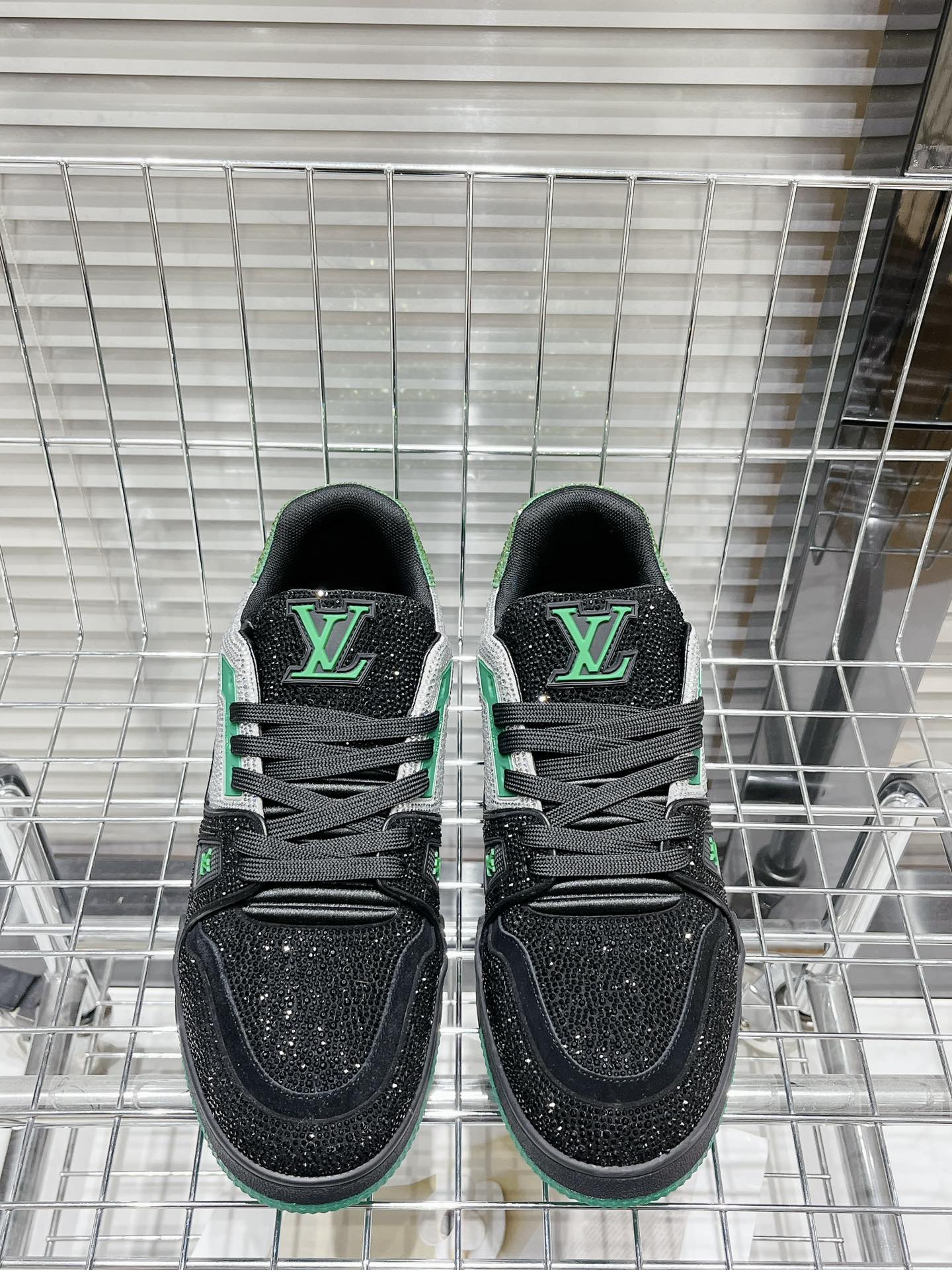 Кроссовки LV Trainer - обувь для скейтбординга - глянцевый черный/зеленый - унисекс