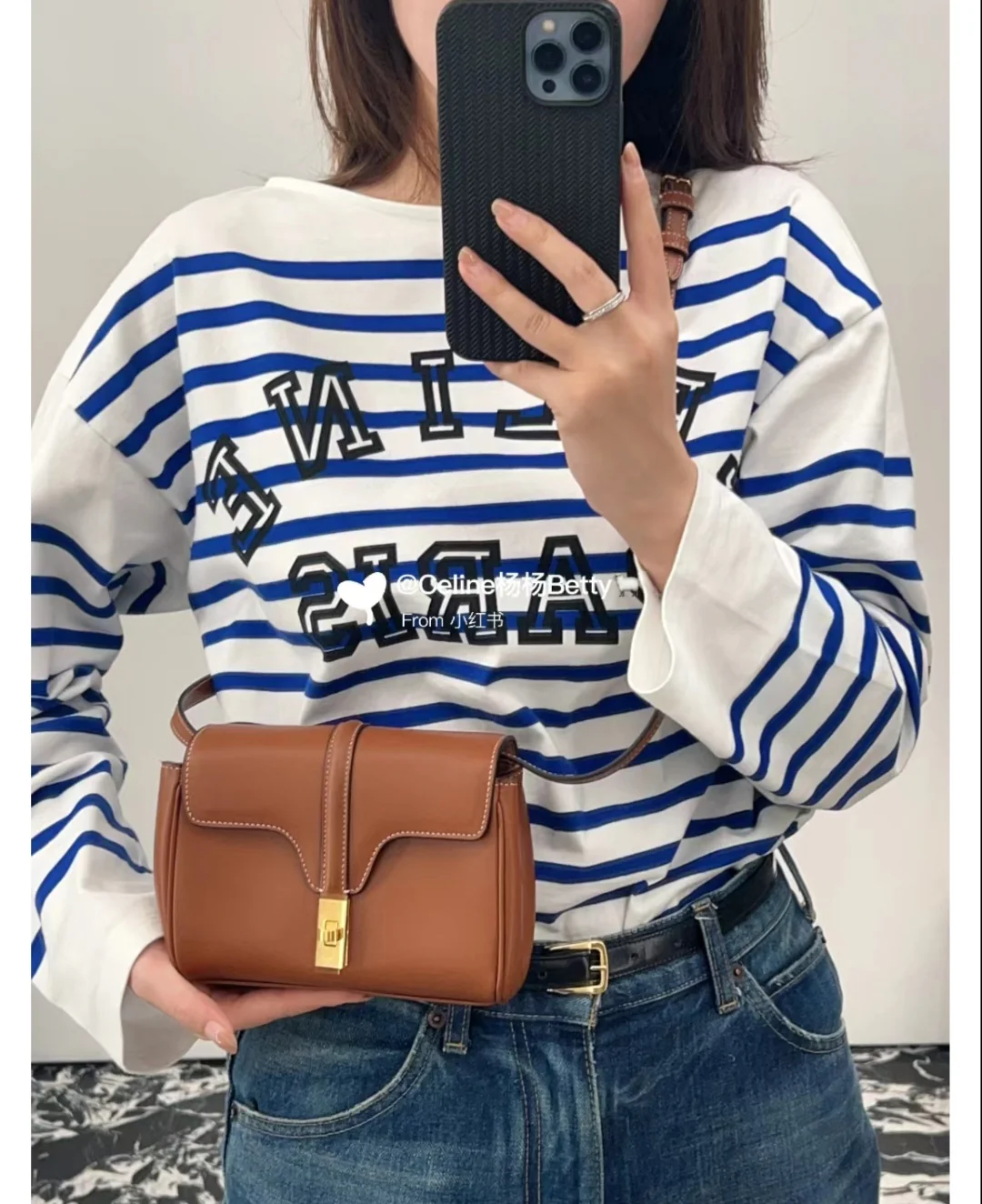 Новинка весны 2023 года от Celine - Миниатюрная сумка из мягкой зернистой телячьей кожи (16%) - Коричневая.