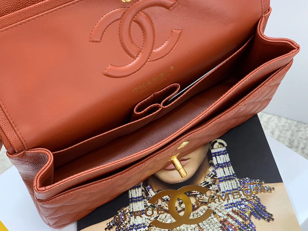 Chanel - Сумка из телячьей кожи с мелким шариковым узором - CF - Коричневая с золотой фурнитурой - 25 см