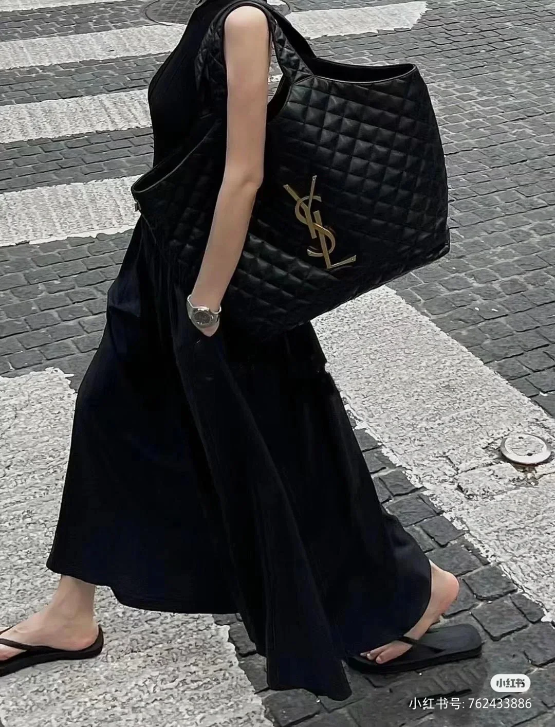 Сумка-тоут YSL Icarre - из овечьей кожи - черная с золотой фурнитурой