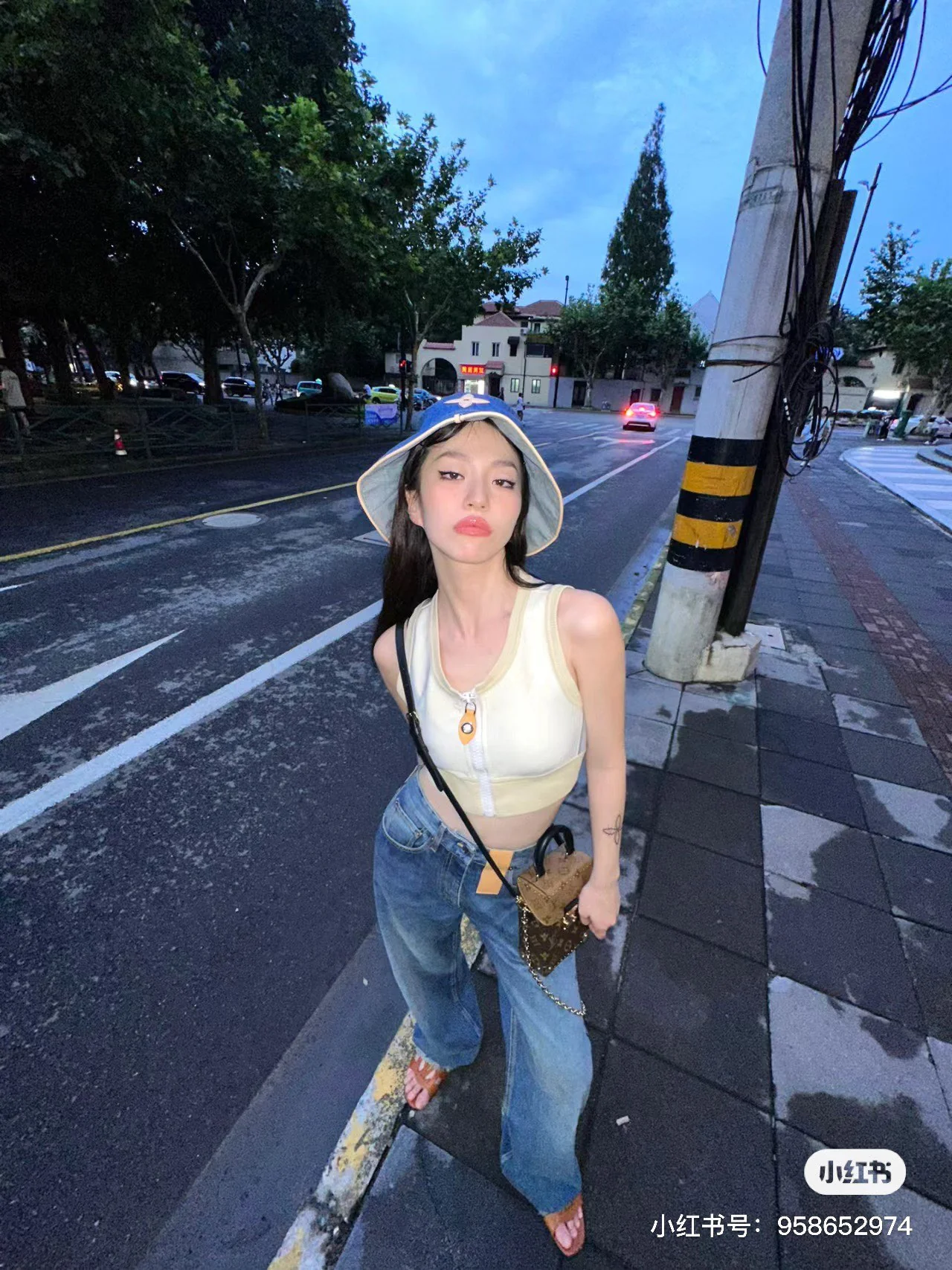 m82465-LV-camera-box-small box bag