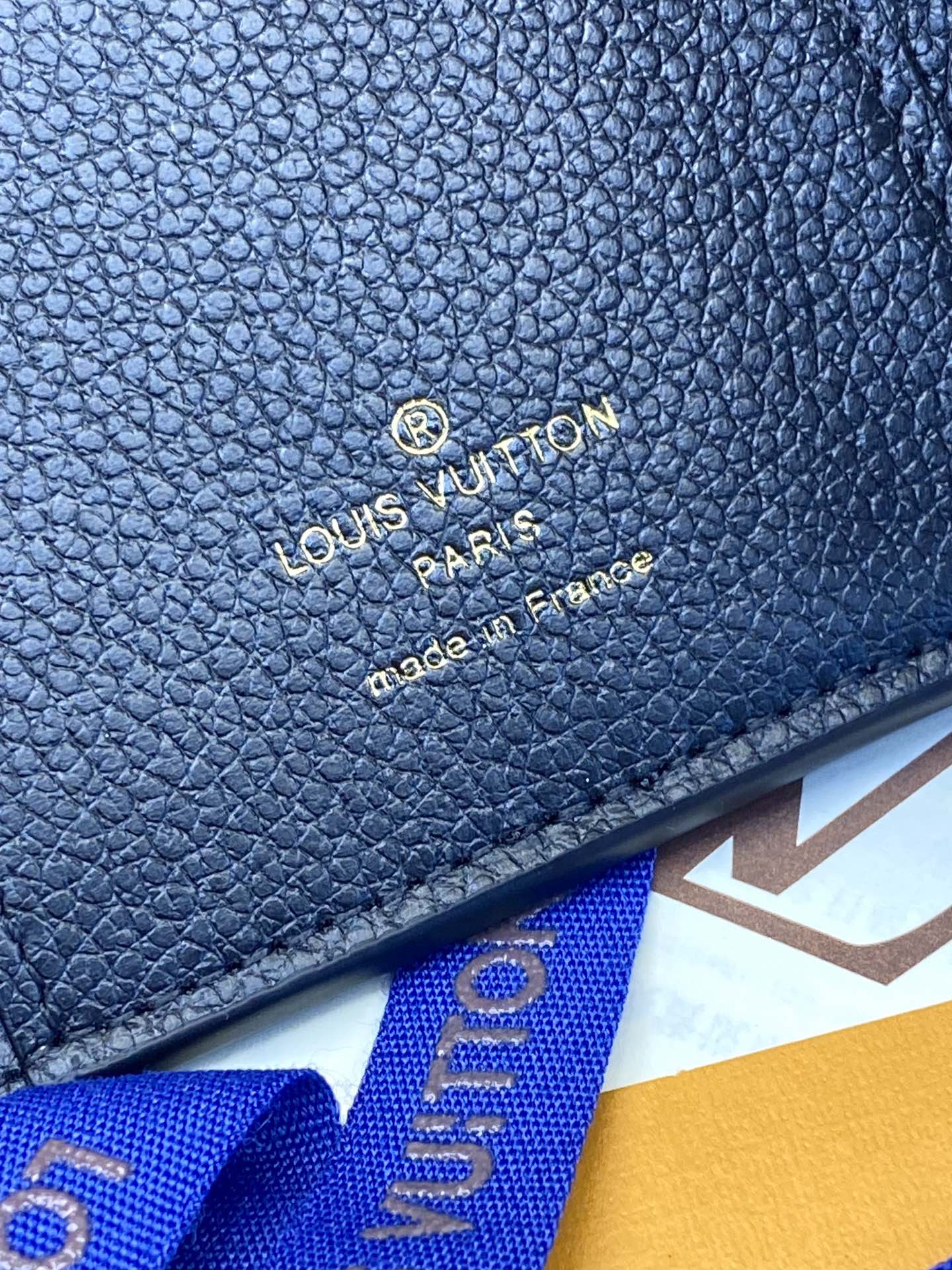 LV-m60688-Короткий кошелек-Черный