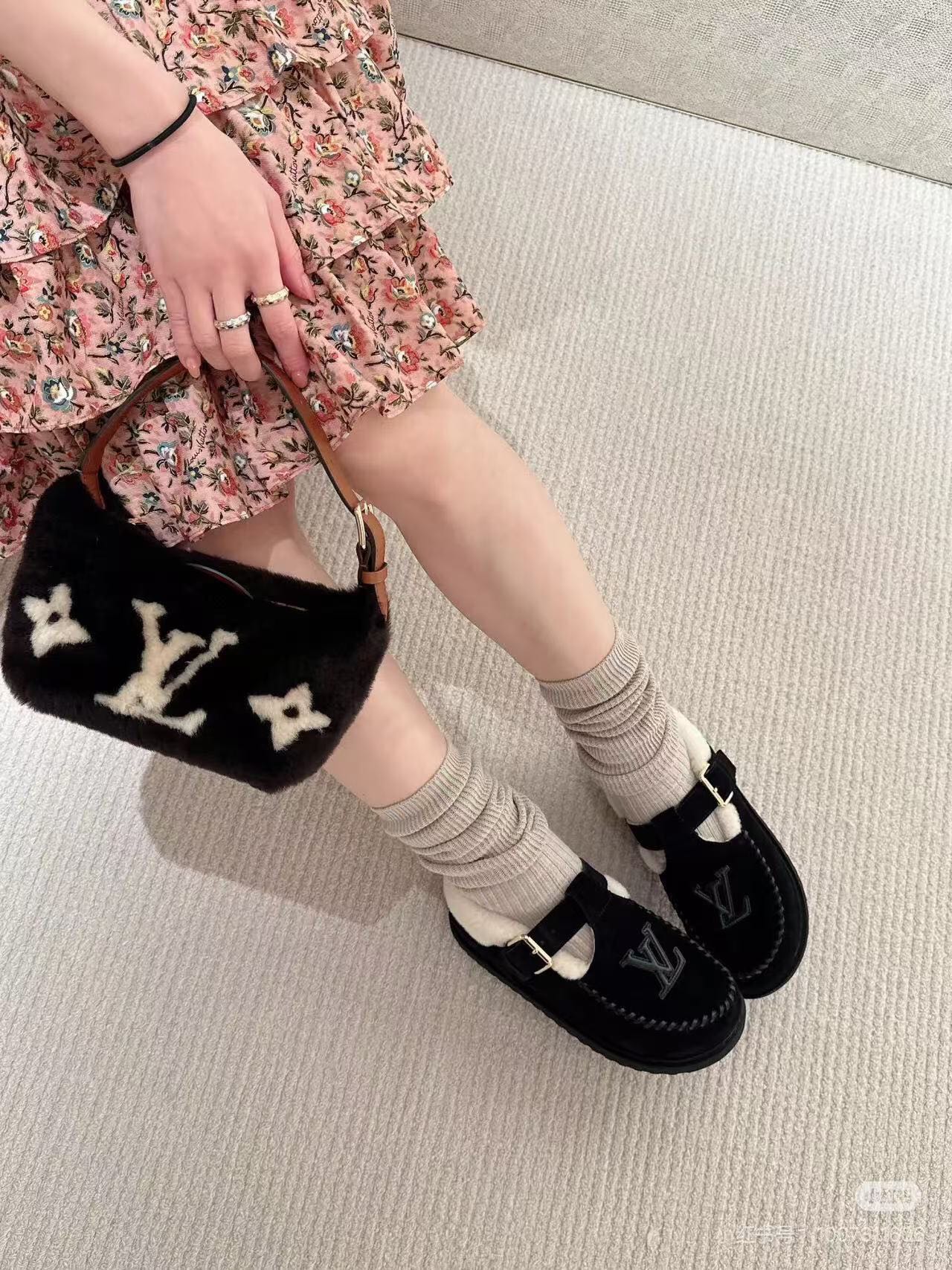 Меховые туфли Мэри Джейн LV-2024 - черные