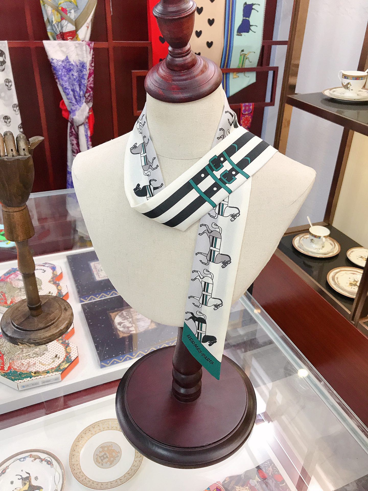 Hermes - Новая коллекция твилли - 5-86 см - 100% шелковый твилл, двусторонний - 1