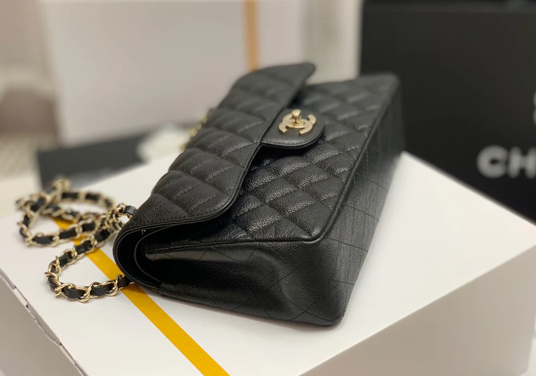 Сумка Chanel Sesame Pattern CF — черная с золотой фурнитурой — 23 см