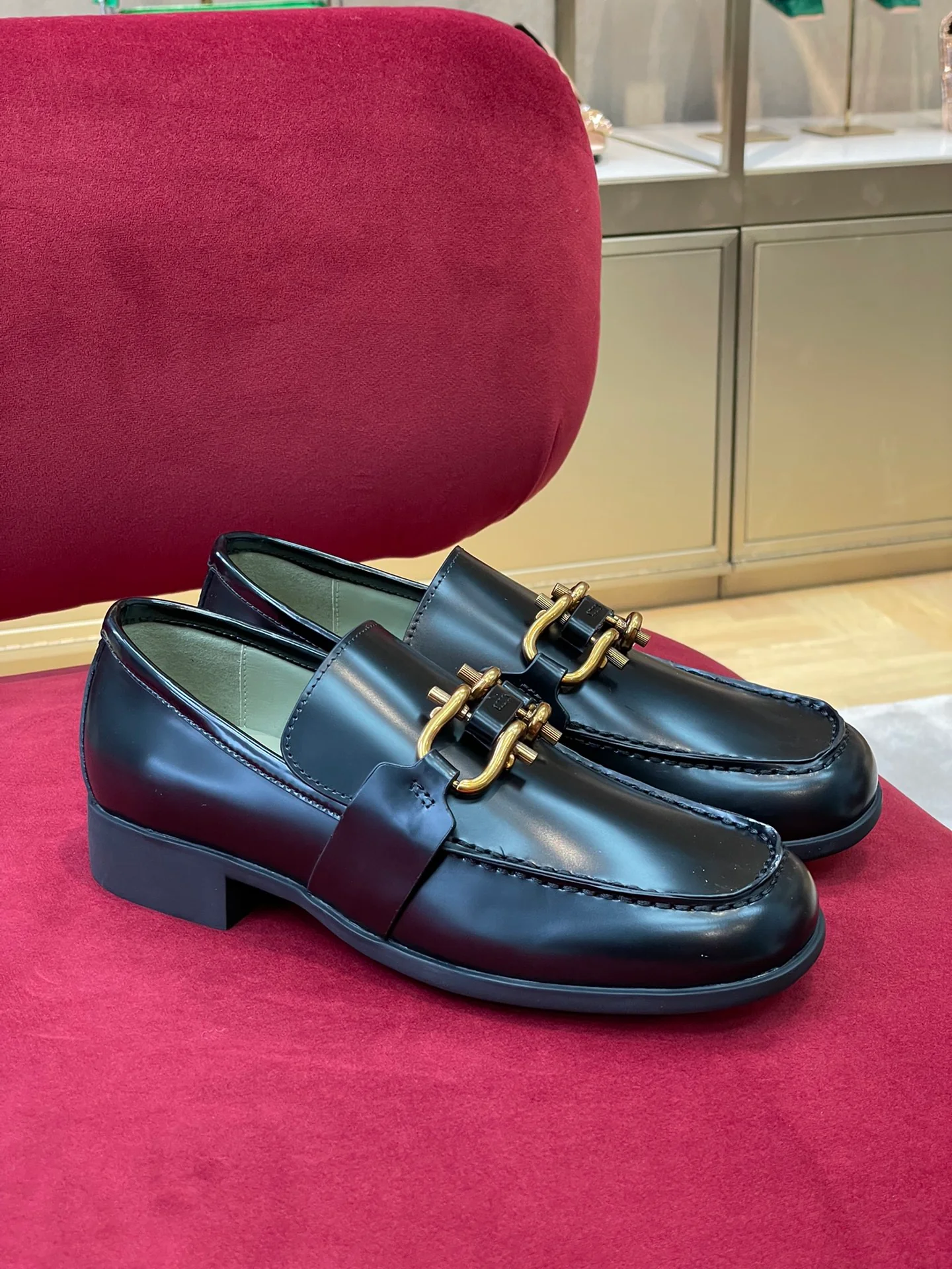 Лоферы BV из телячьей кожи, коллекция осень/зима 2022 — размеры 35-42