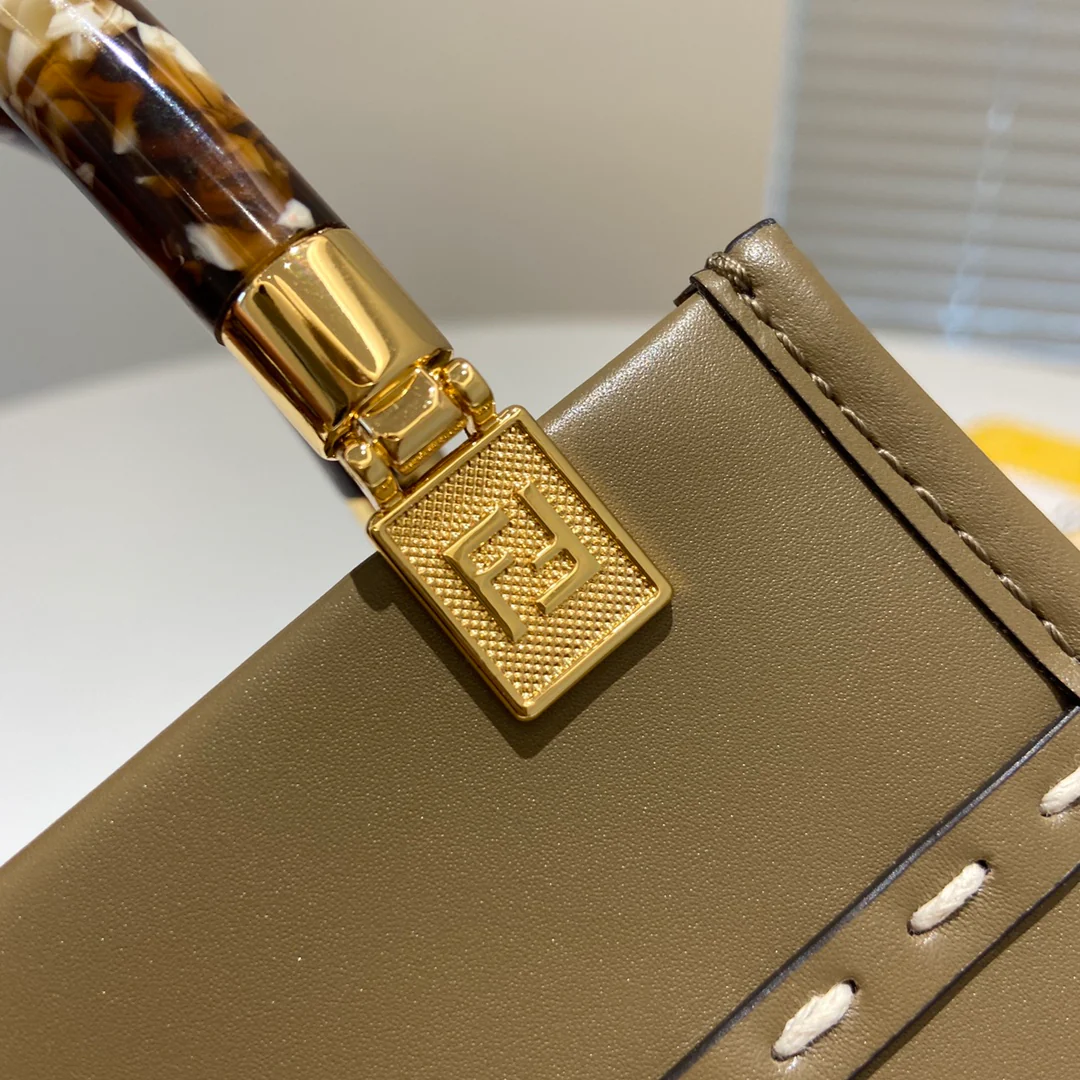 Мини-сумка Fendi Sunshine из коричневой змеиной кожи с принтом