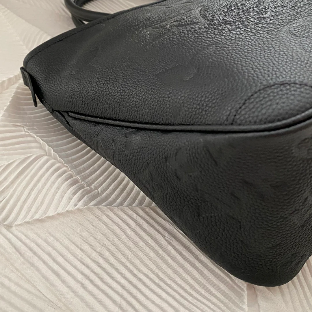 m46487-LV-Trianon сумка-Абрикос-Средний-1