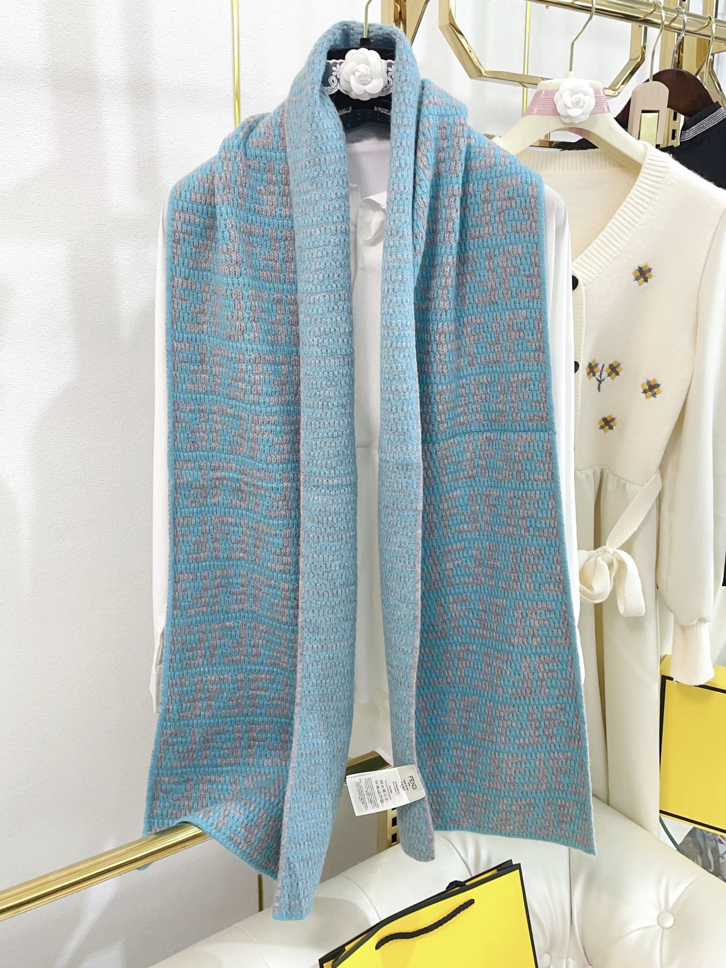 Fendi - Двусторонний жаккардовый вязаный шарф - 32 - 180 см - 1