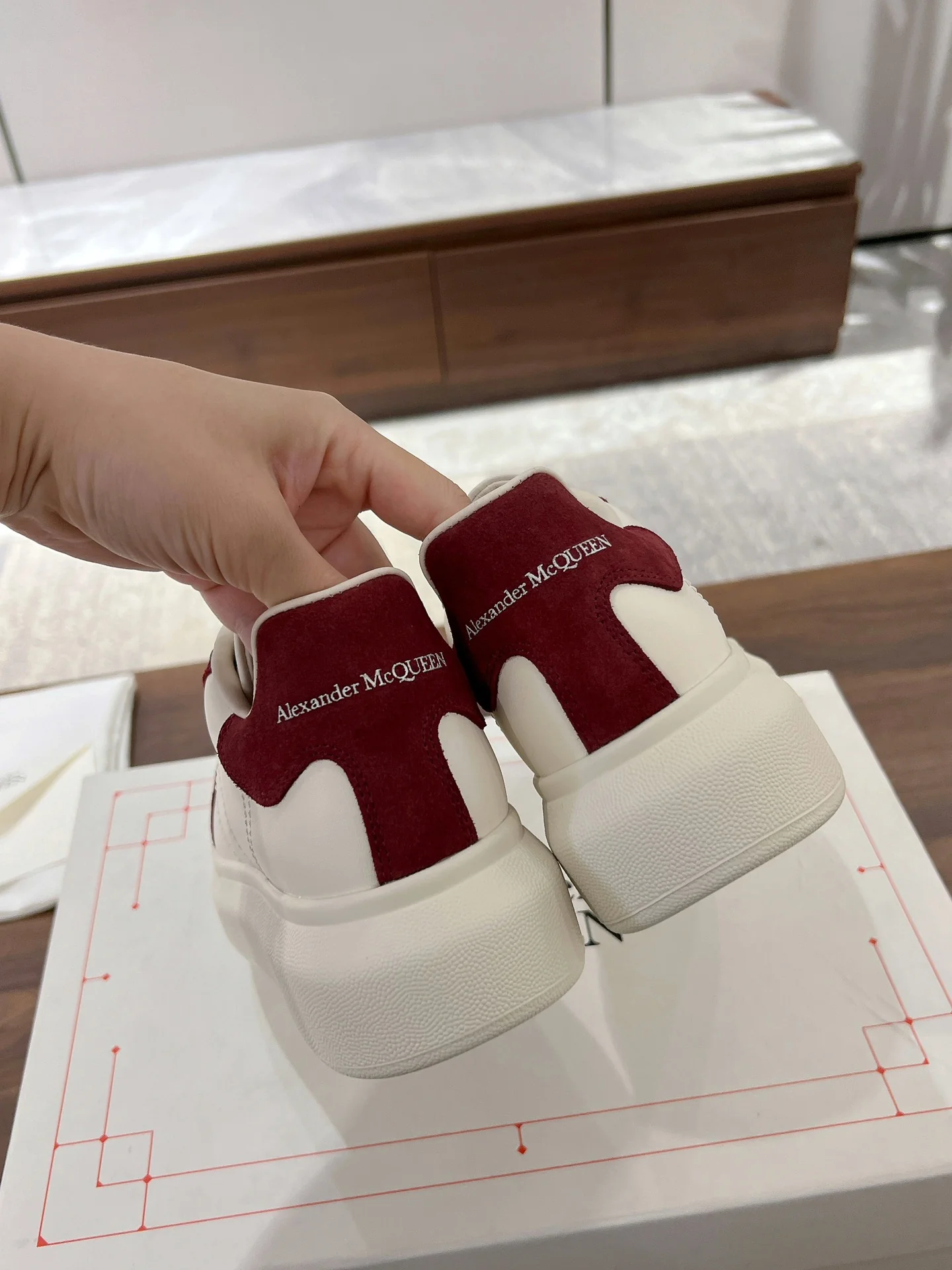 Скейтбордные кроссовки McQueen 2024 - красные