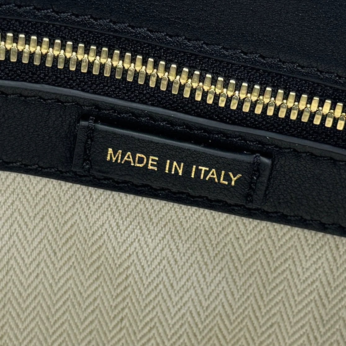 Сумка-чехол Miu Miu 5ba290 с длинной ручкой - черная