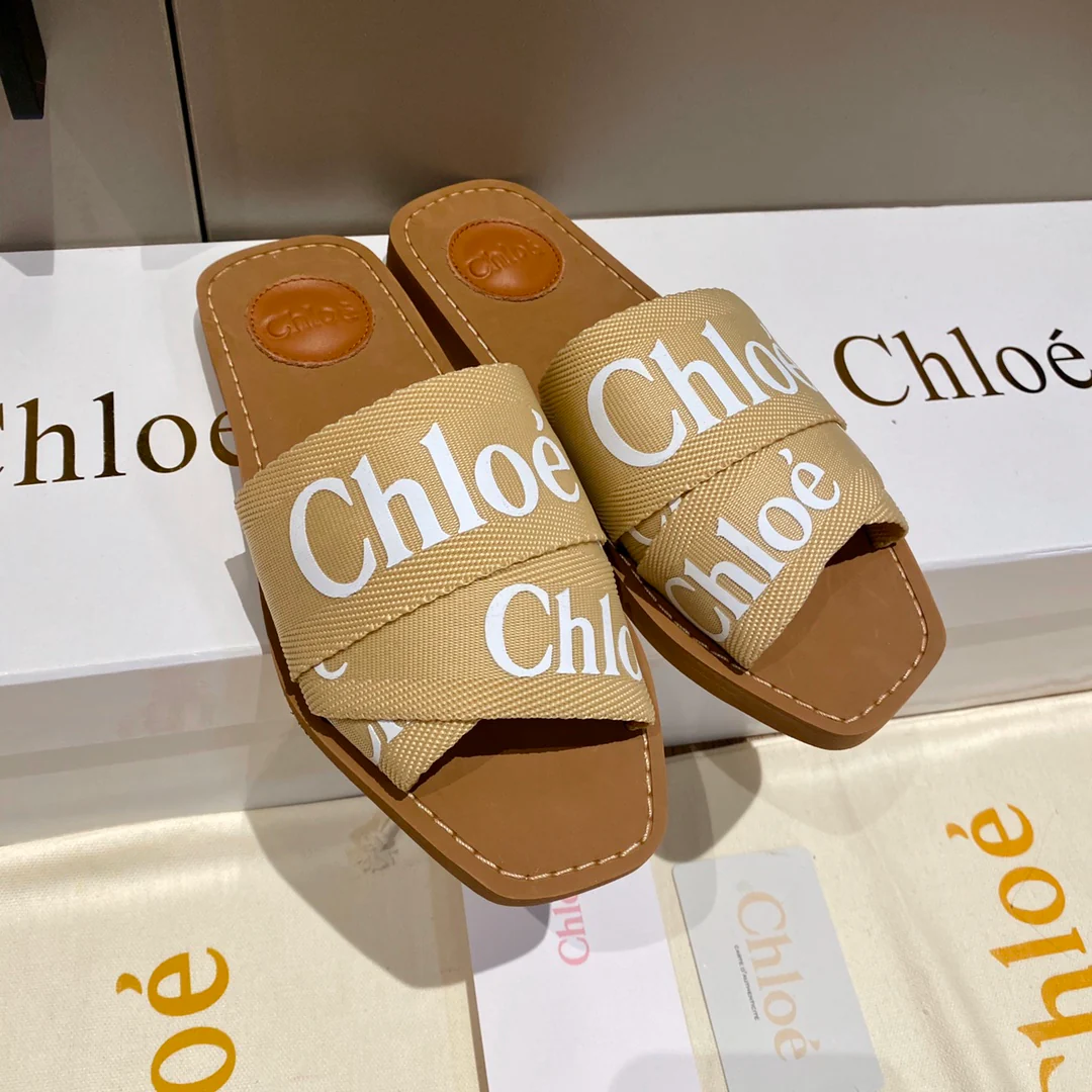 Chloe - Тапочки с логотипом Woody цвета молочного чая - Размеры 35-39-40-41 (изготовление на заказ)