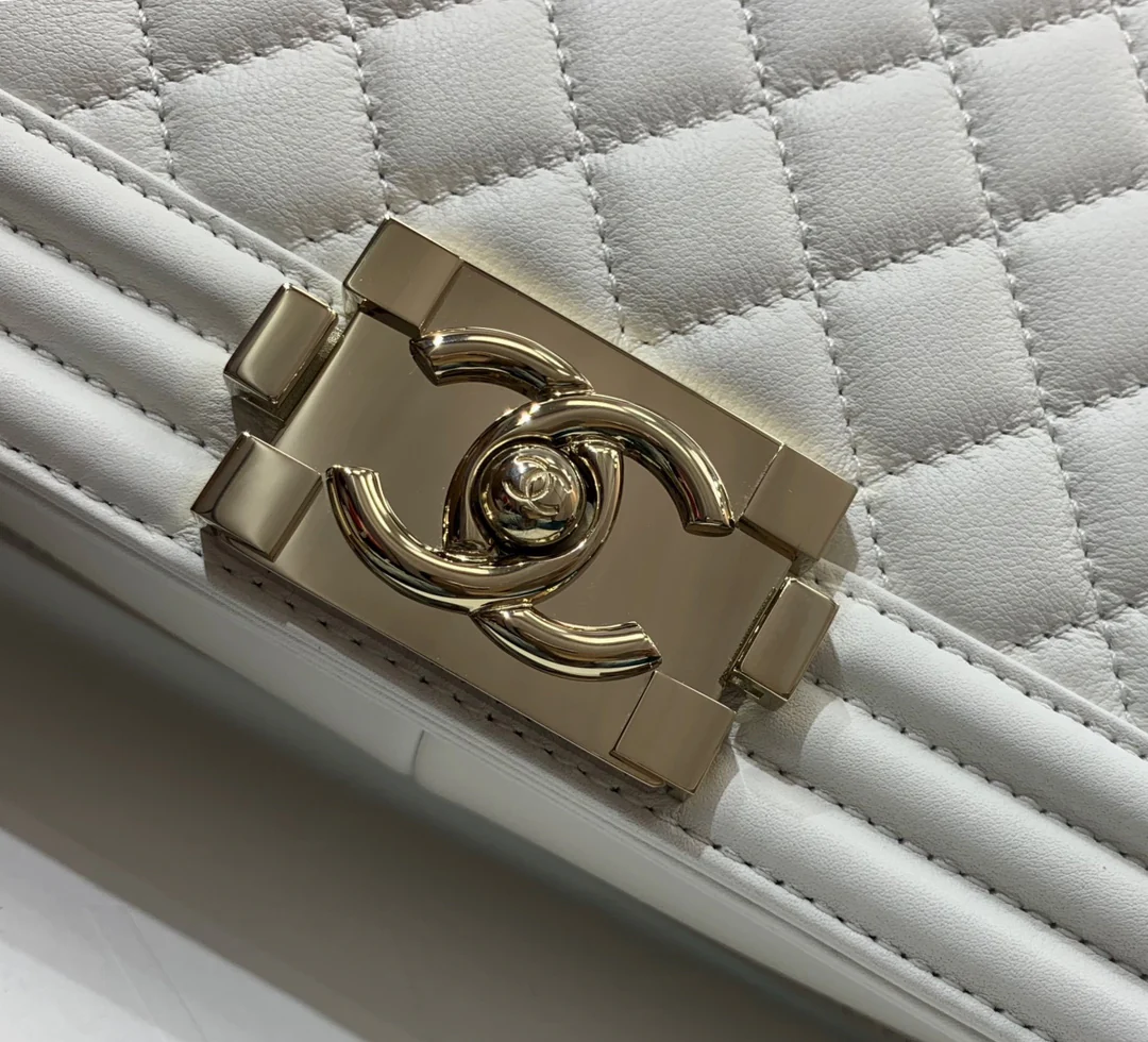 Chanel-boy-25cm-29