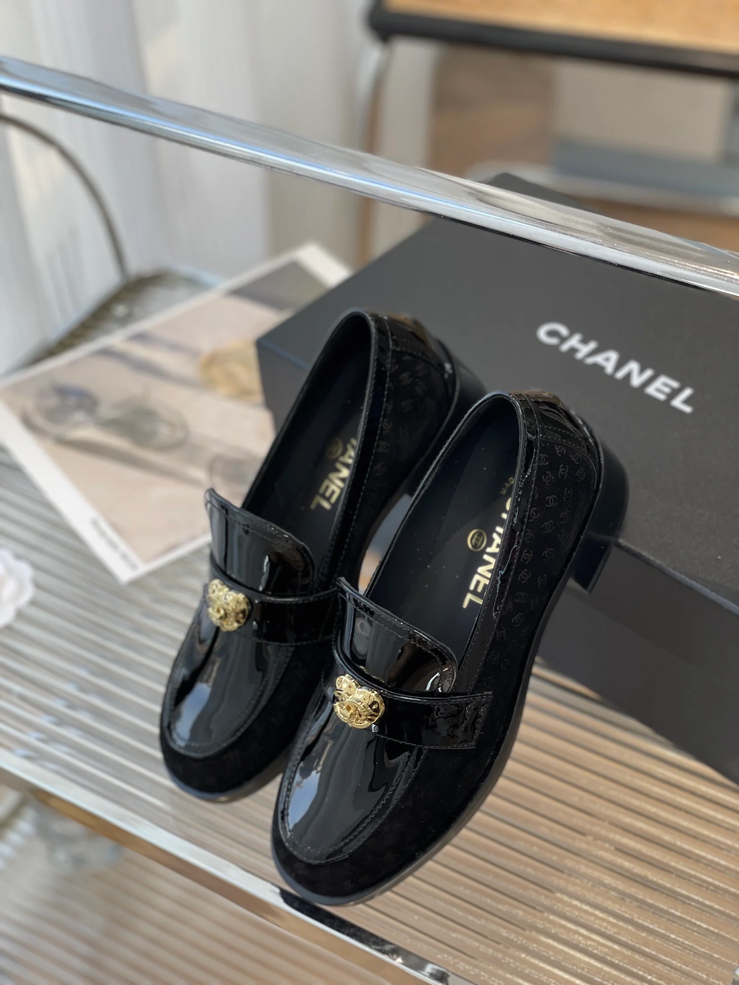 Новинка весны 2023 года от Chanel - Акростикс - Черный