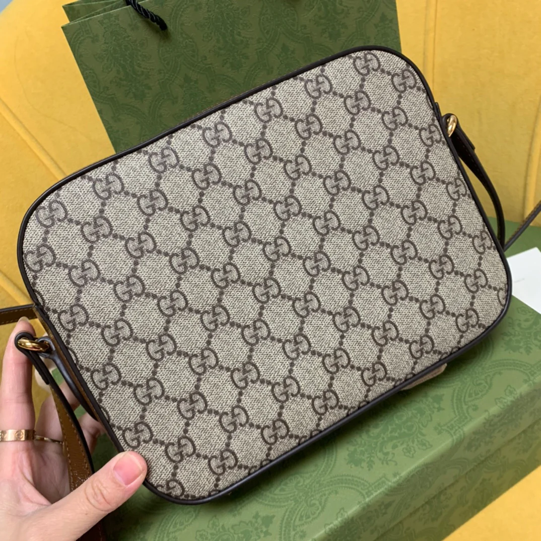 Сумка для фотоаппарата Gucci 1955 с пряжкой в ??виде подковы