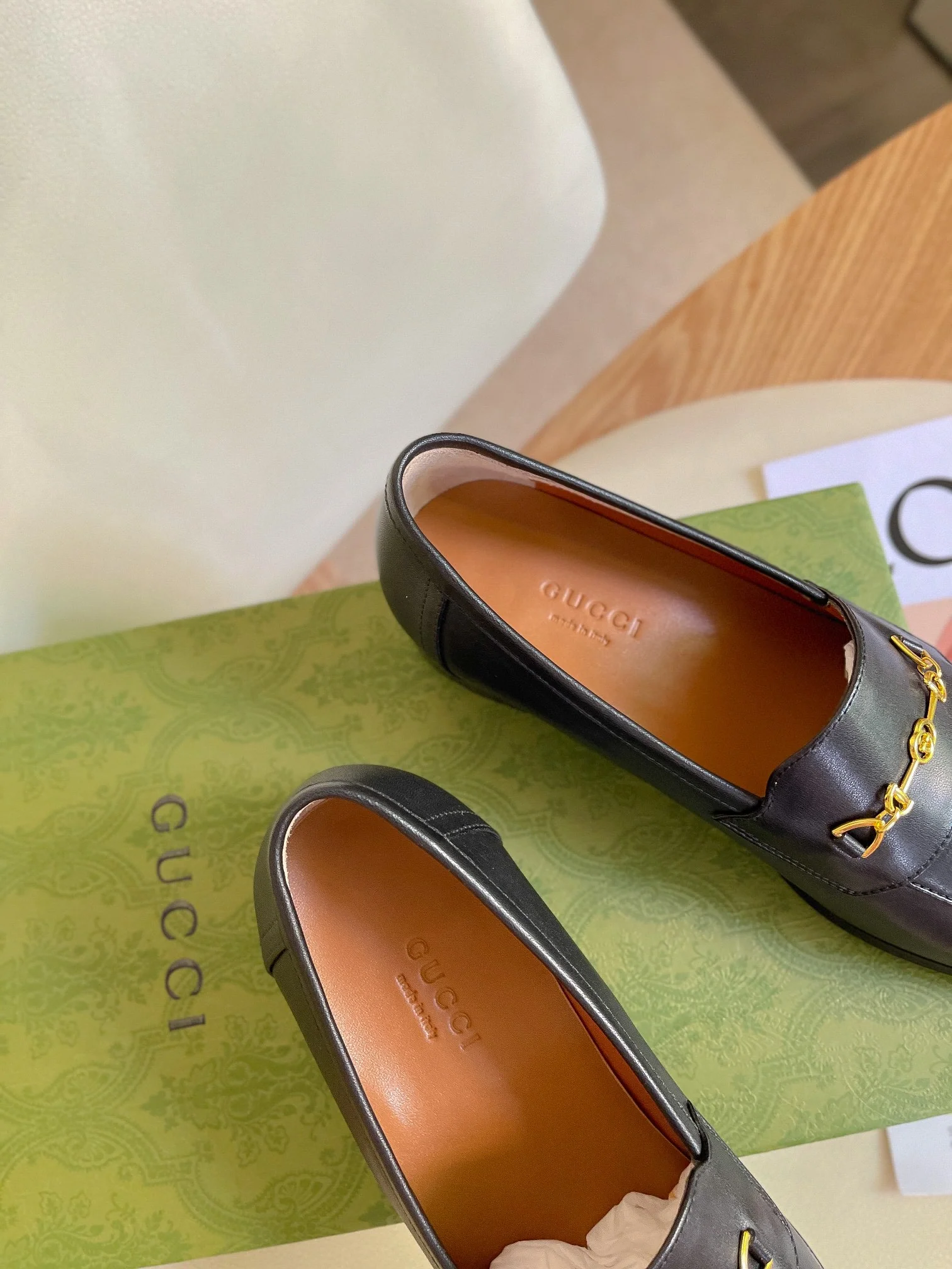 Классические уличные лоферы Gucci с пряжкой - 1