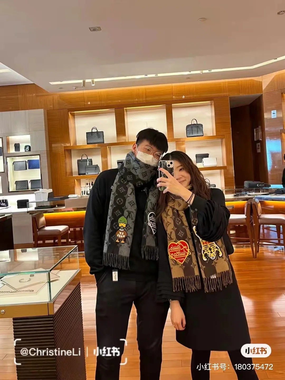 LV - Длинное платье из шерсти и кашемира с вышивкой, золотистого цвета - 40-205 см - 1