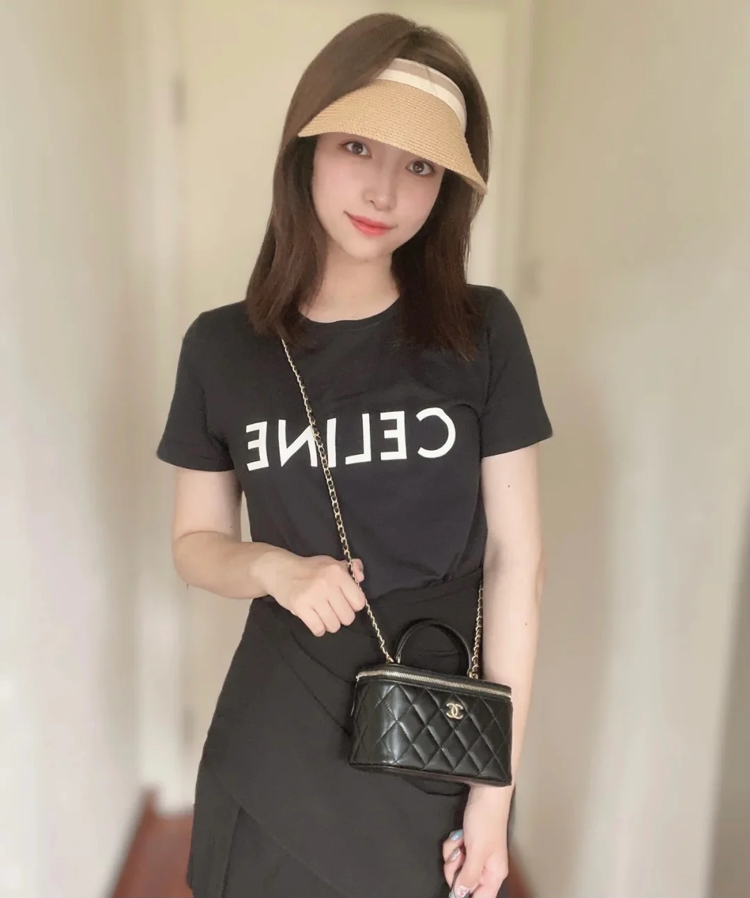 Сумка-коробочка Chanel с кожаной ручкой, длинная, черная.