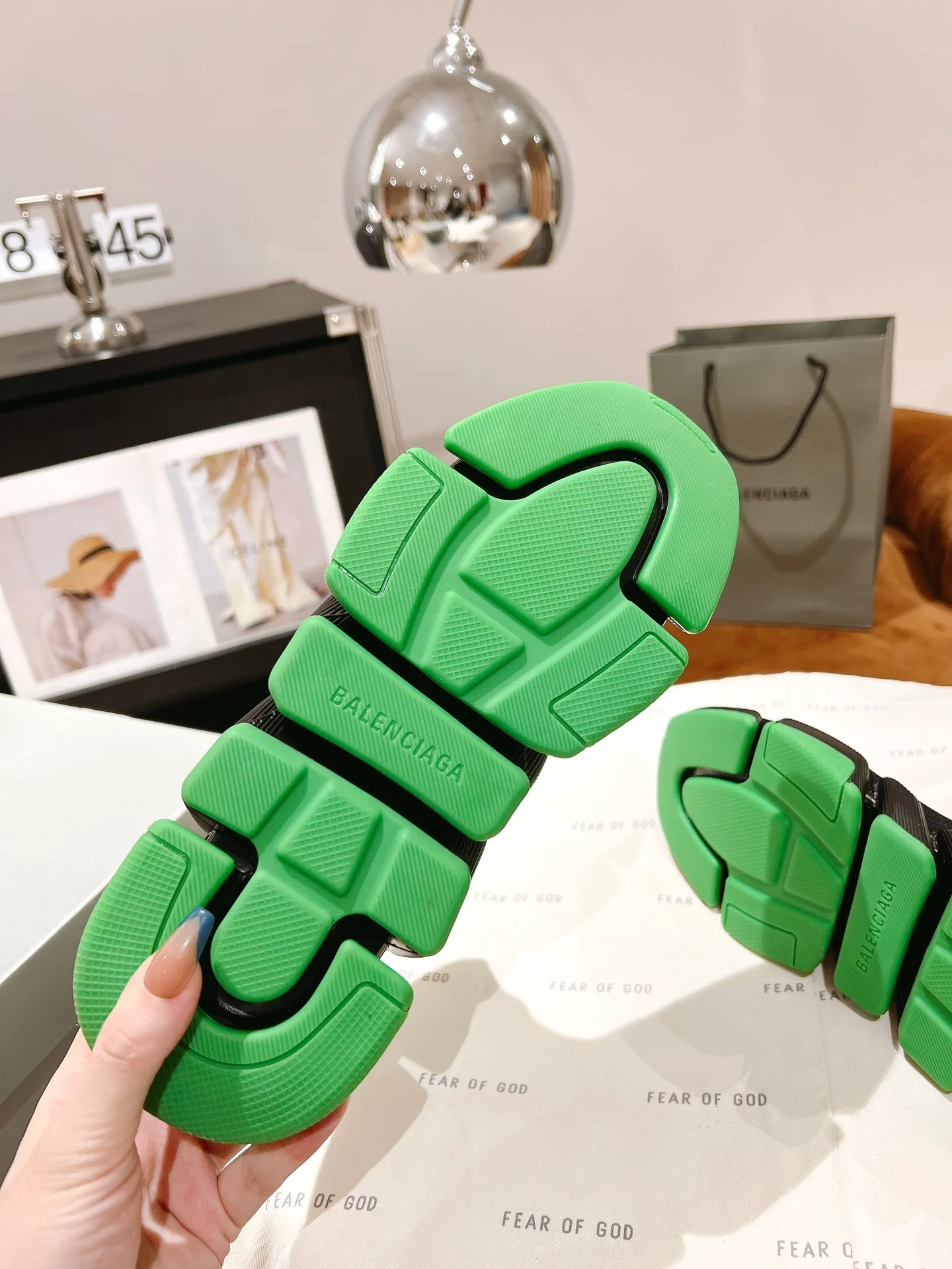 Новые модели Balenciaga 2023 года - Туфли-носки - Унисекс - Зеленая подошва