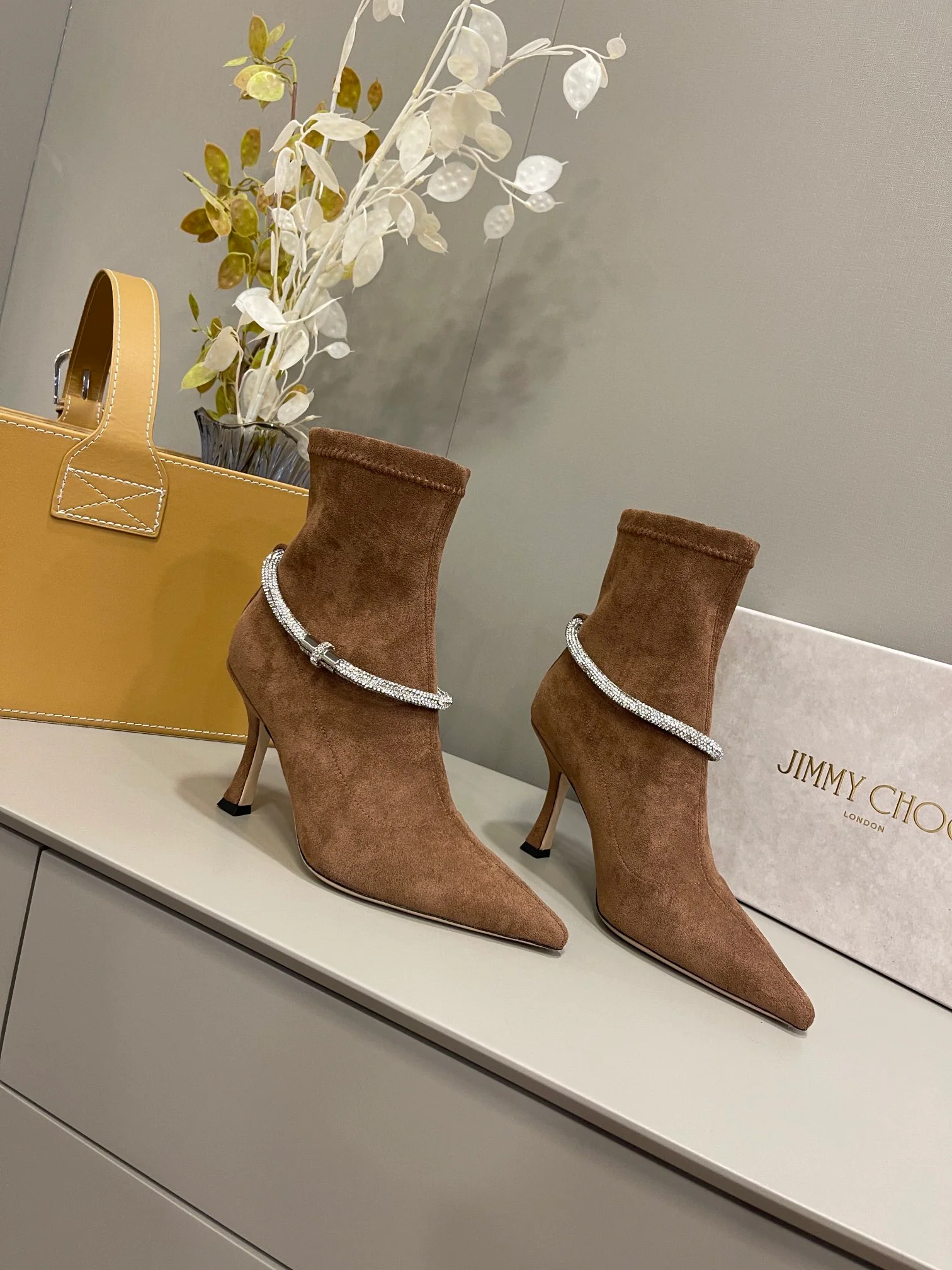 Новинка сезона осень/зима 2022 от Jimmy - Ботильоны на шпильке - Коричневые